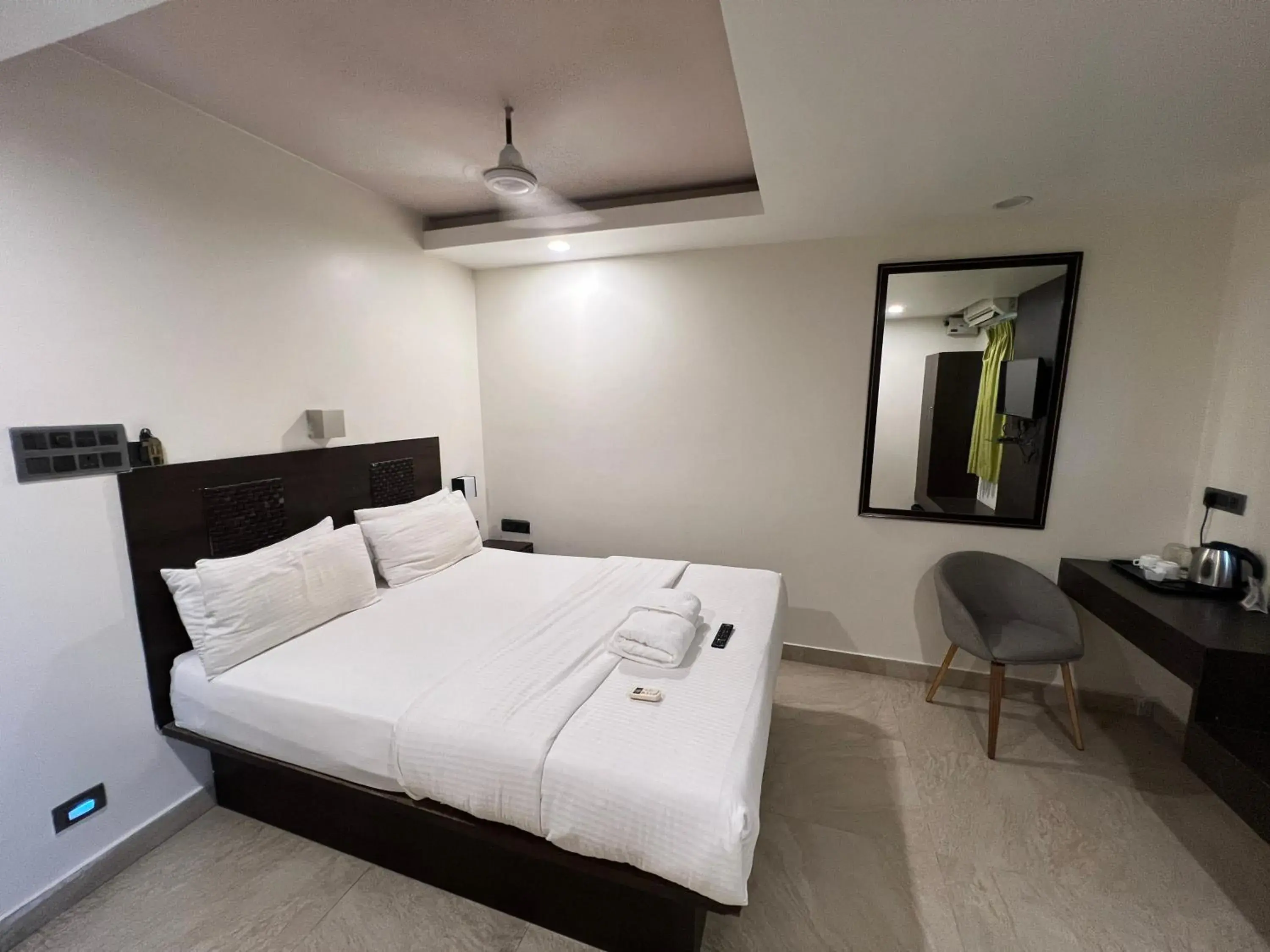 Bed in Diviyum Manor Bed in Diviyum Manor