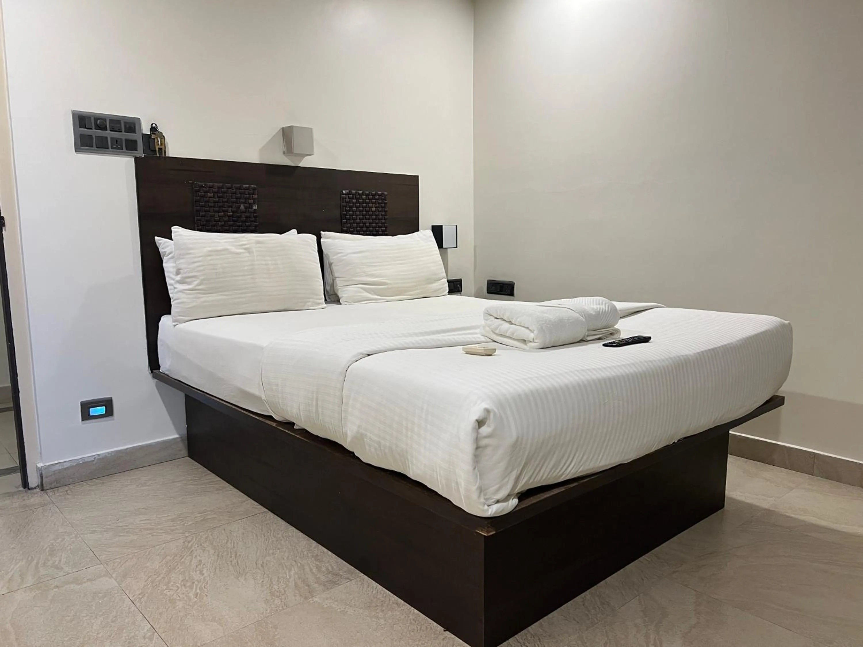 Bed in Diviyum Manor