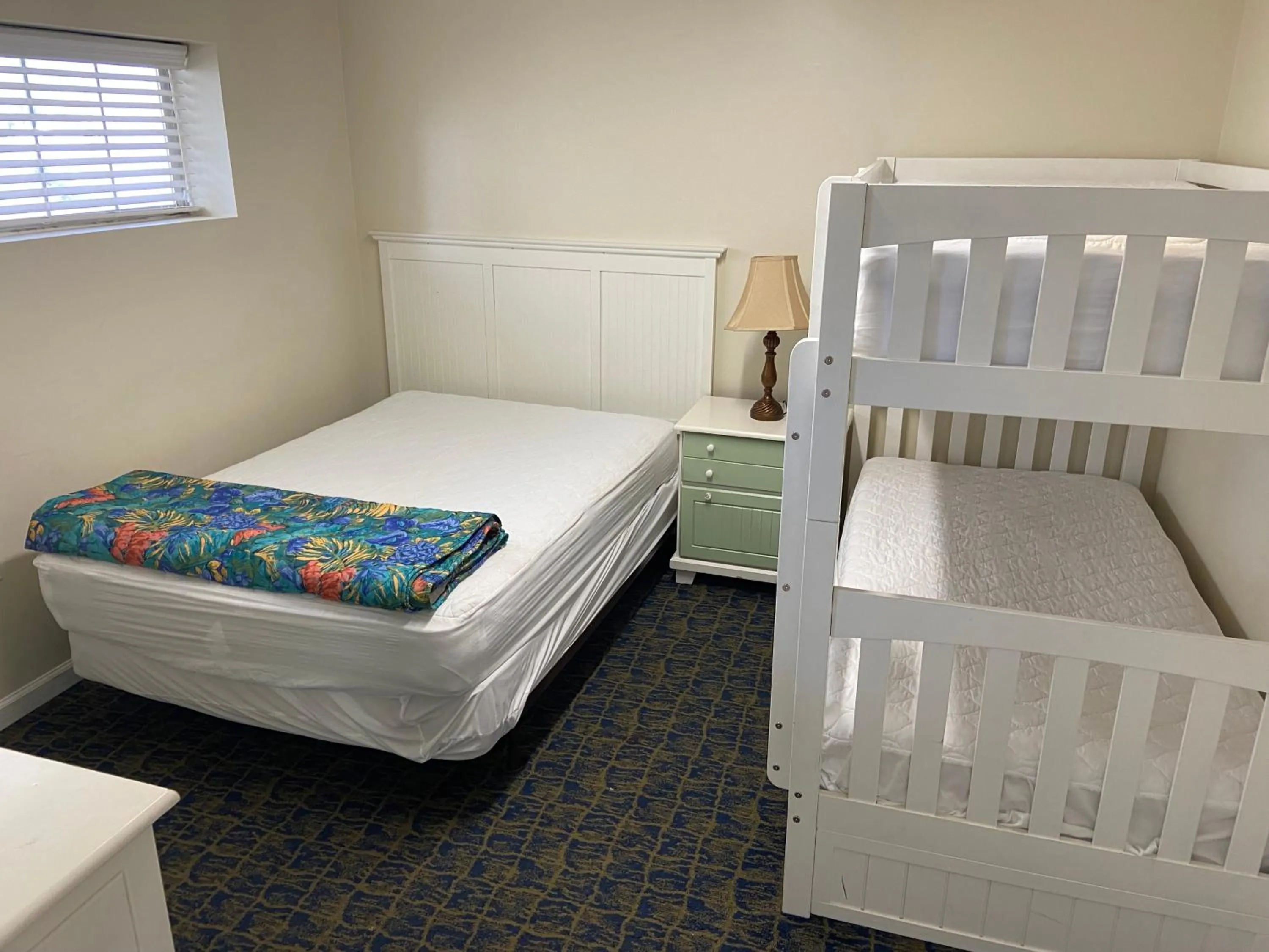 Bed in Cottages Christian Retreat