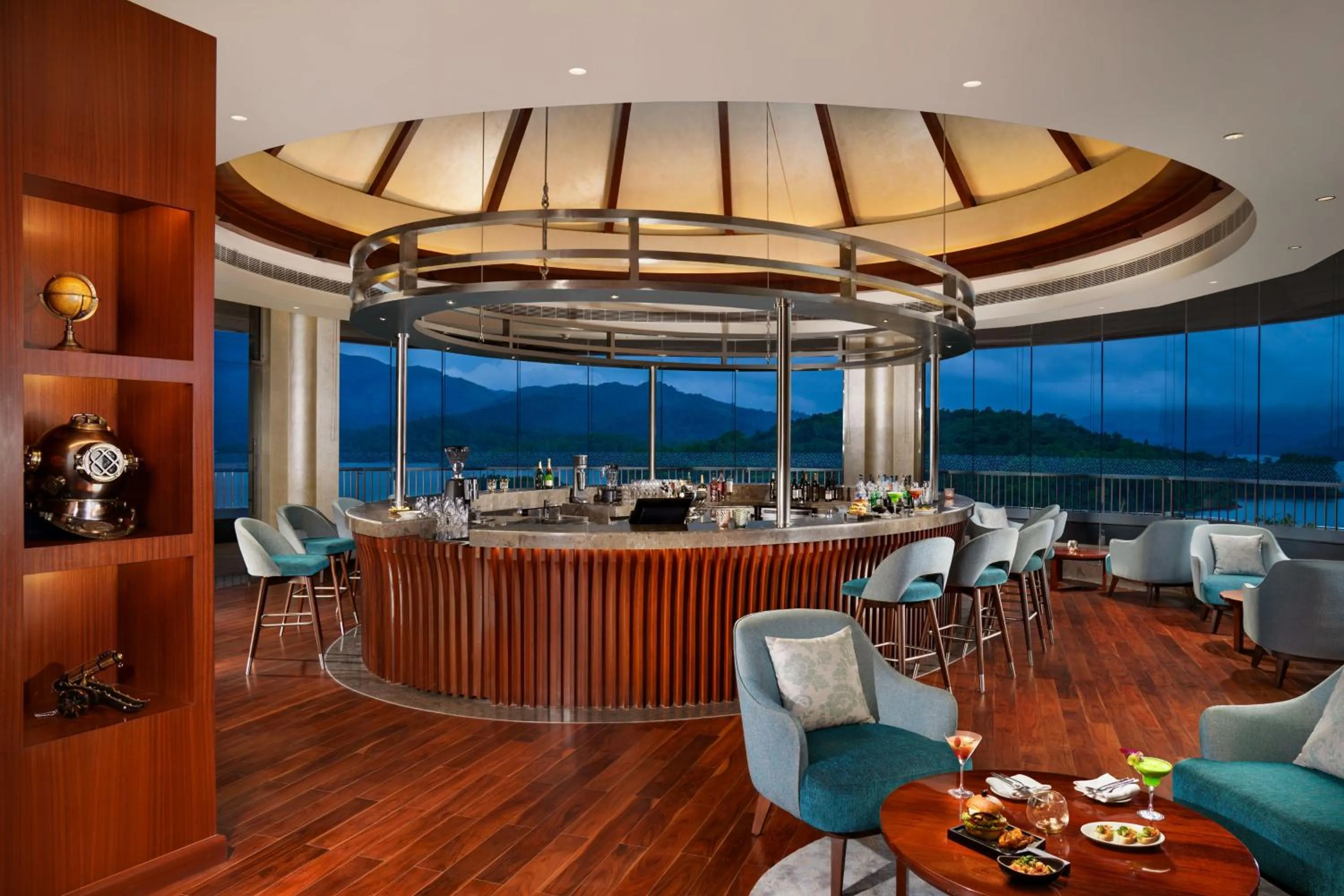 Lounge or bar in Taj Wayanad Resort & Spa, Kerala