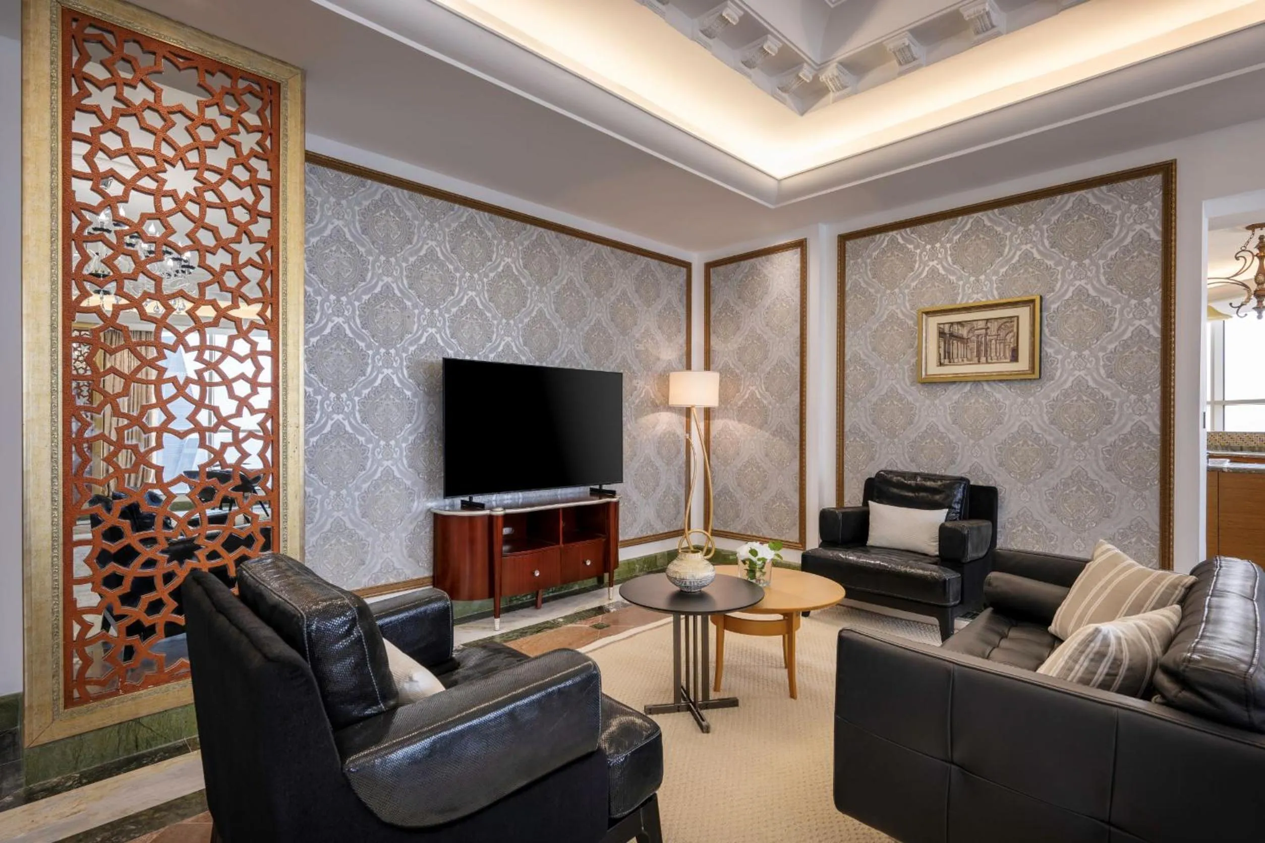 TV and multimedia in Dusit Hotel & Suites - Doha