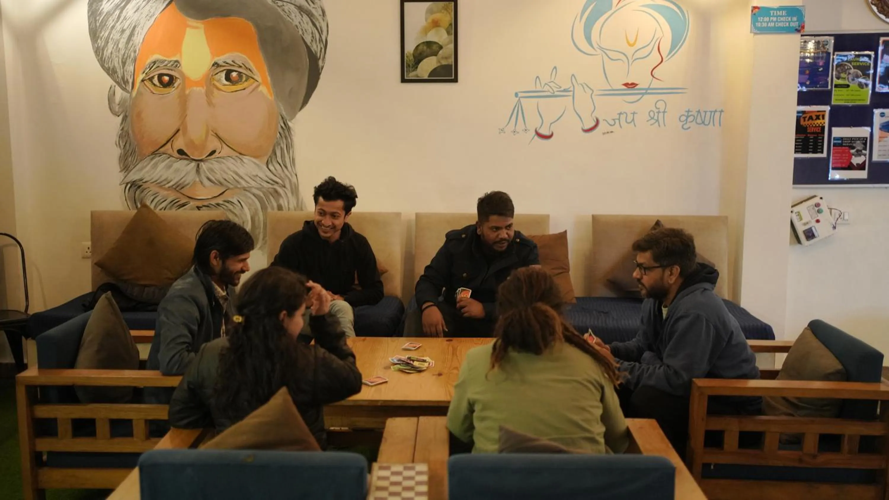 People in Skyard Premium, Tapovan