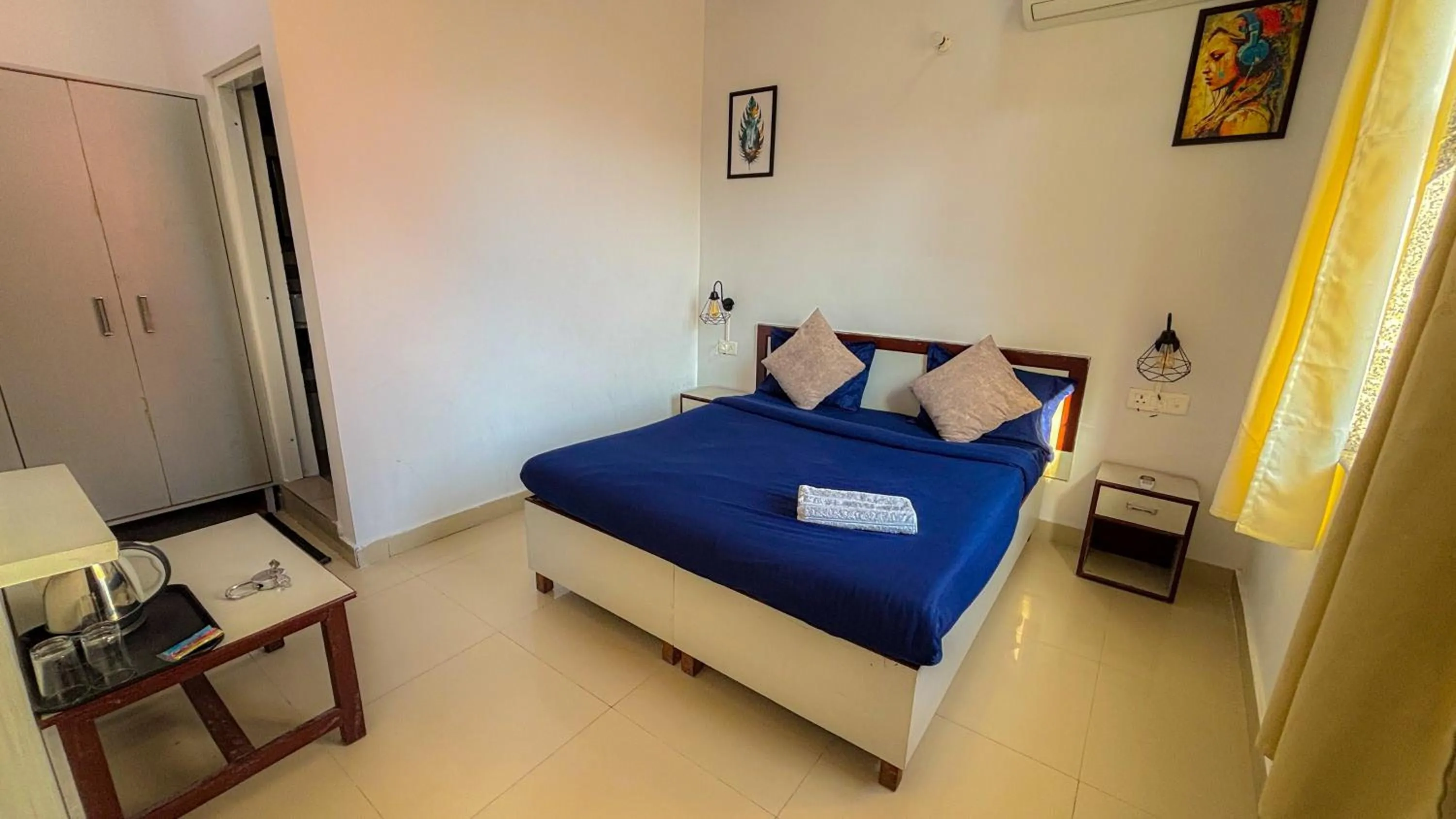 Bed in Skyard Premium, Tapovan