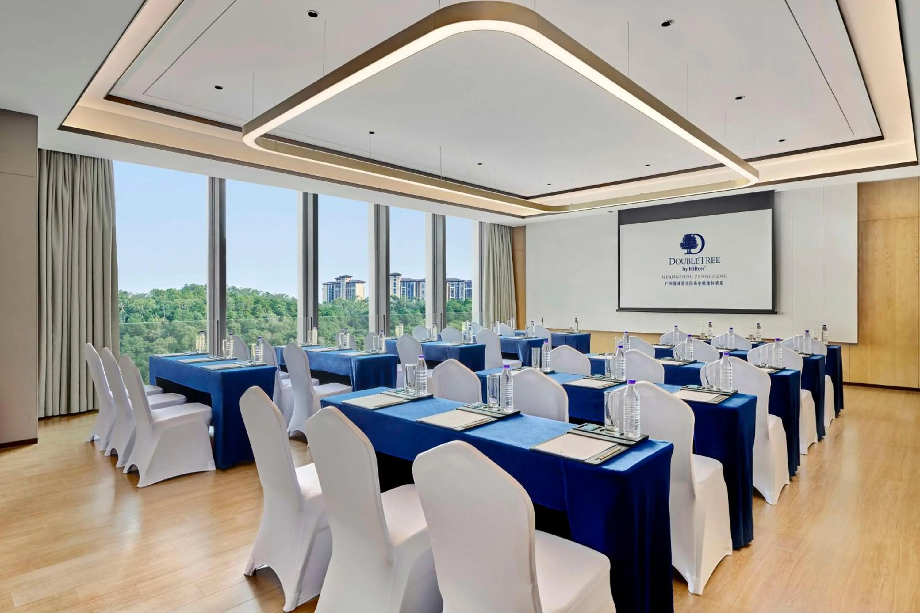 Meeting/conference room in DoubleTree by Hilton Guangzhou Zengcheng - Canton Fair Free Shuttle Bus