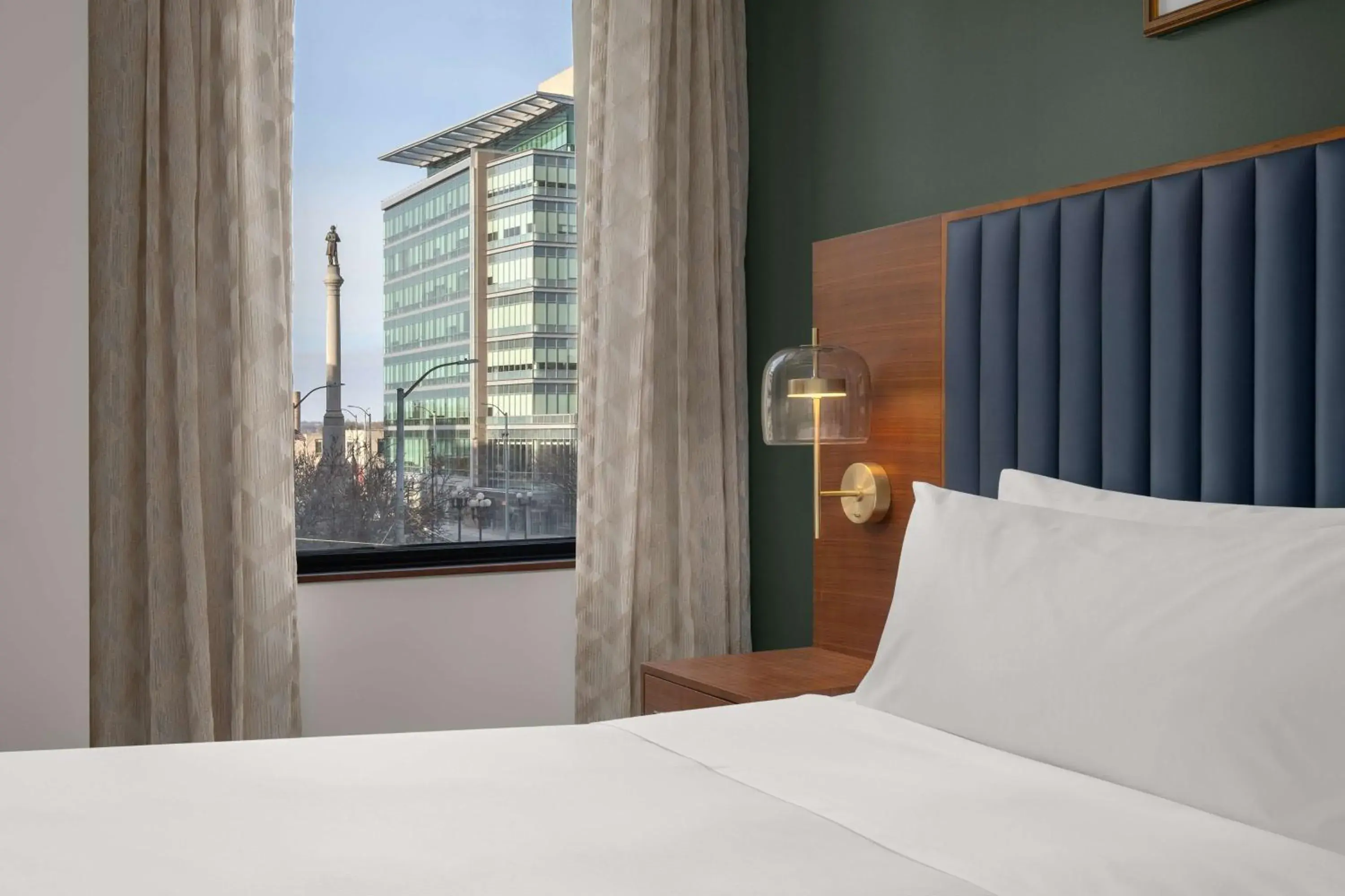 Bed in Hotel Ardent Dayton Downtown, Tapestry Collection By Hilton Bed in Hotel Ardent Dayton Downtown, Tapestry Collection By Hilton