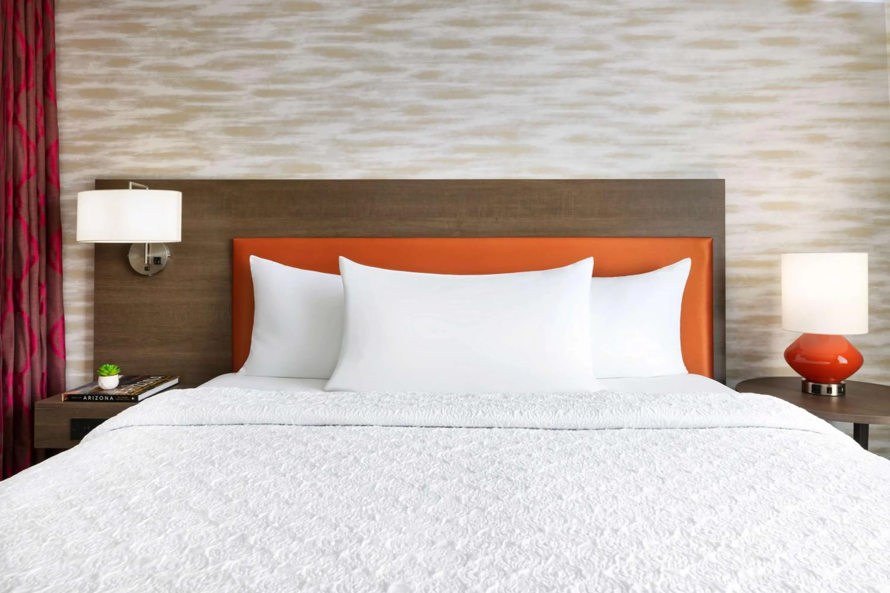 Bed in Home2 Suites By Hilton North Scottsdale Near Mayo Clinic