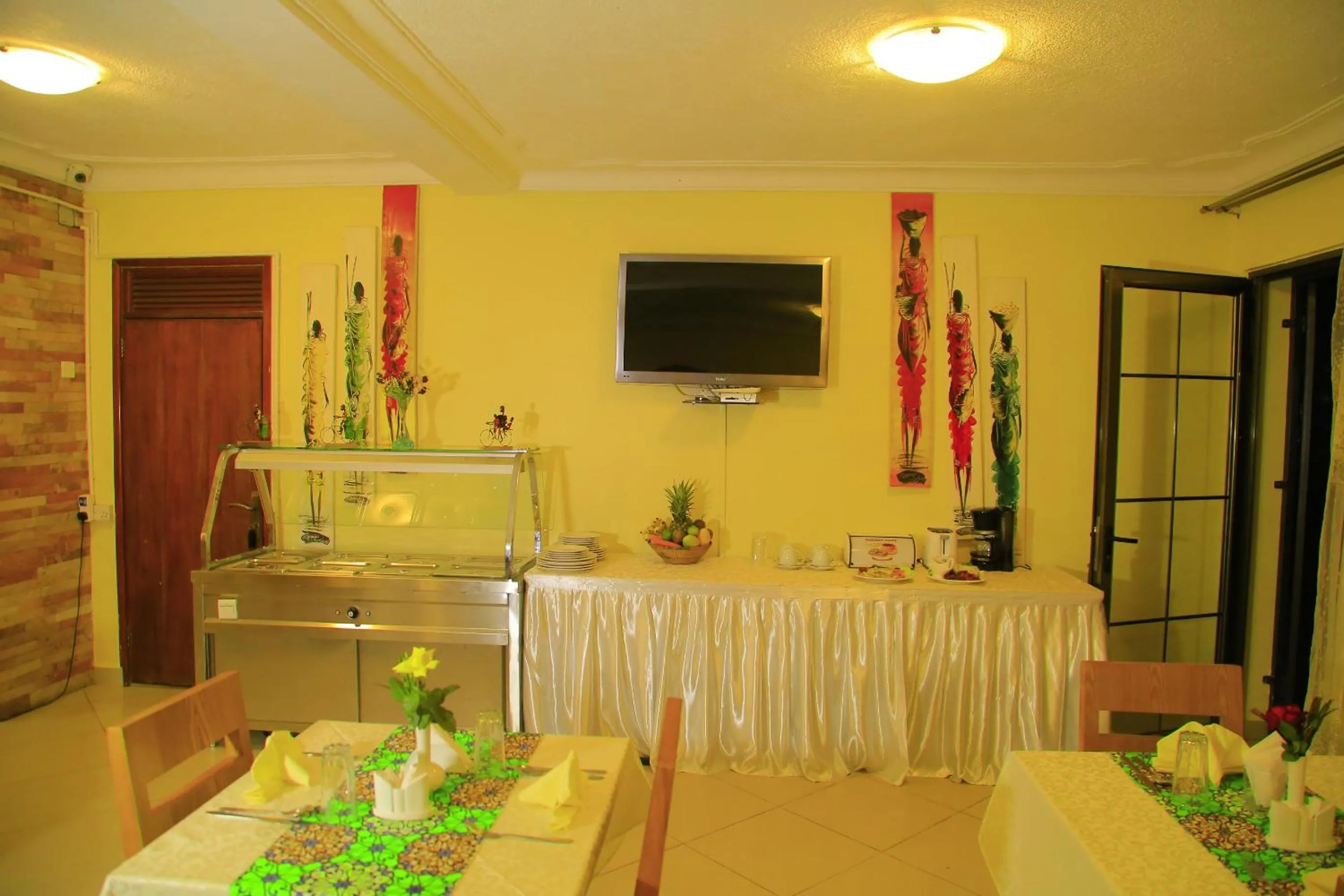 Restaurant/places to eat in Royal Victoria House Ltd