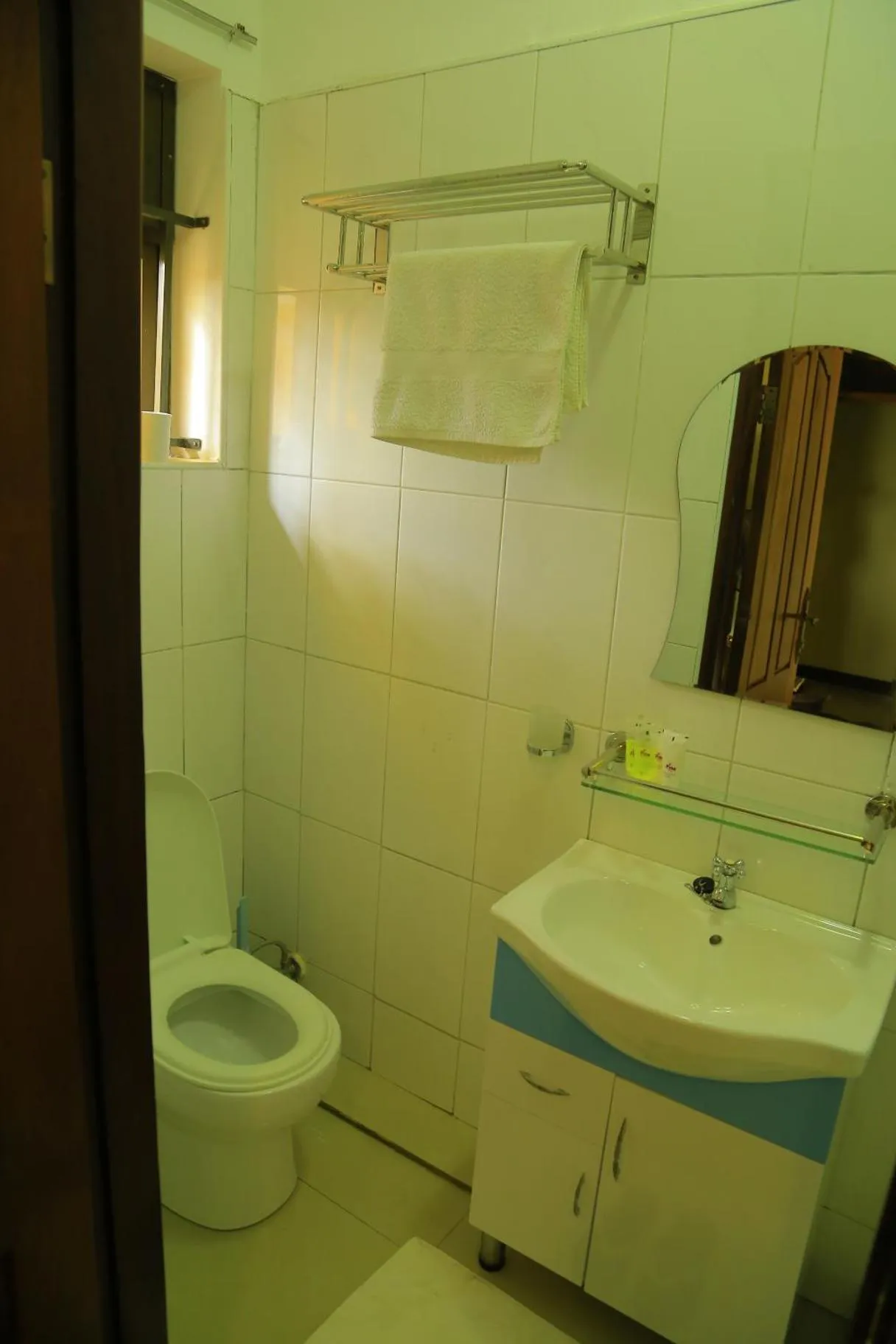 Toilet in Royal Victoria House Ltd