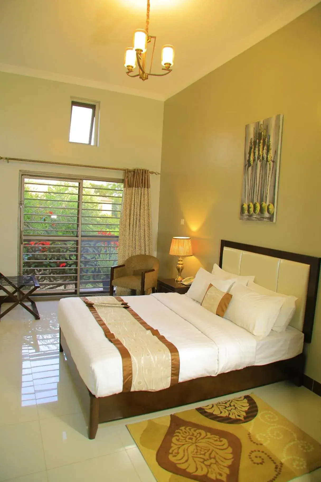 Two-Bedroom Apartment in Royal Victoria House Ltd Two-Bedroom Apartment in Royal Victoria House Ltd