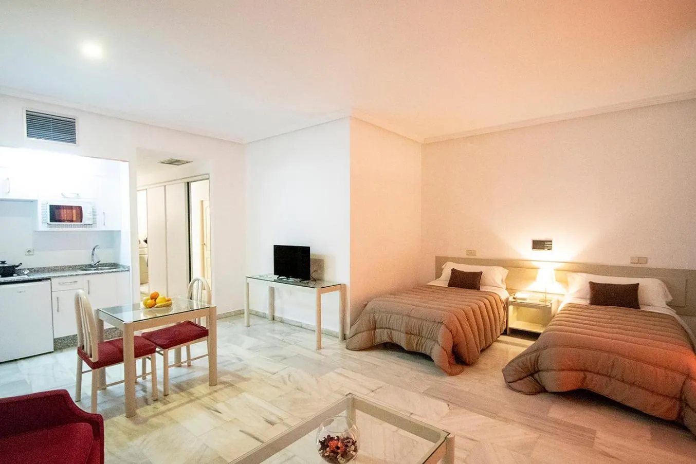 Photo of the whole room, Bed in Hospedium Hotel Apartamentos Simón Verde