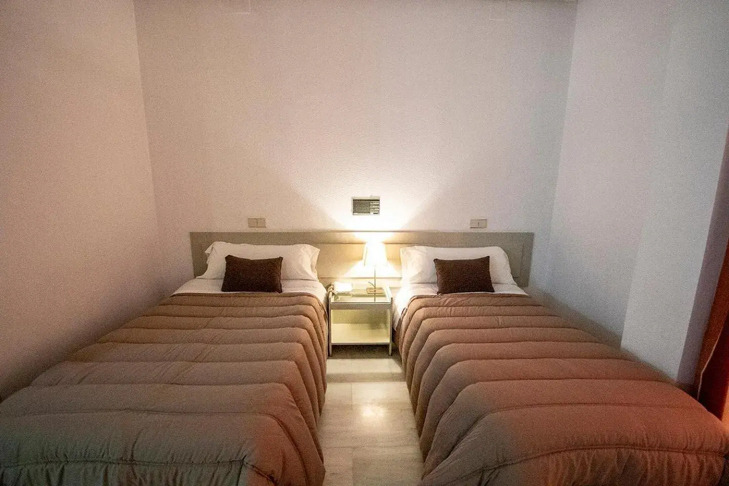 Photo of the whole room, Bed in Hospedium Hotel Apartamentos Simón Verde Photo of the whole room, Bed in Hospedium Hotel Apartamentos Simón Verde