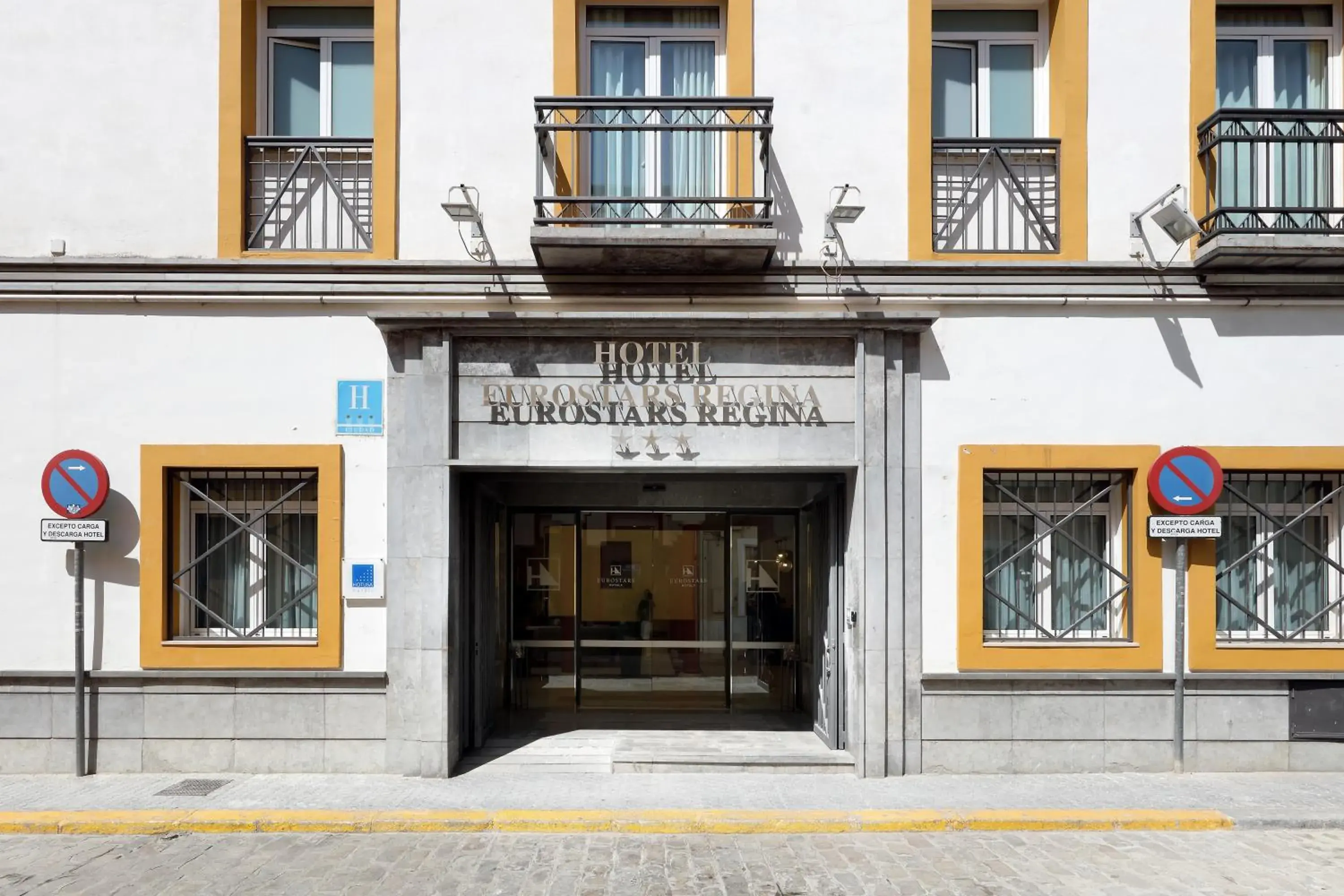 Property building in Eurostars Regina Property building in Eurostars Regina