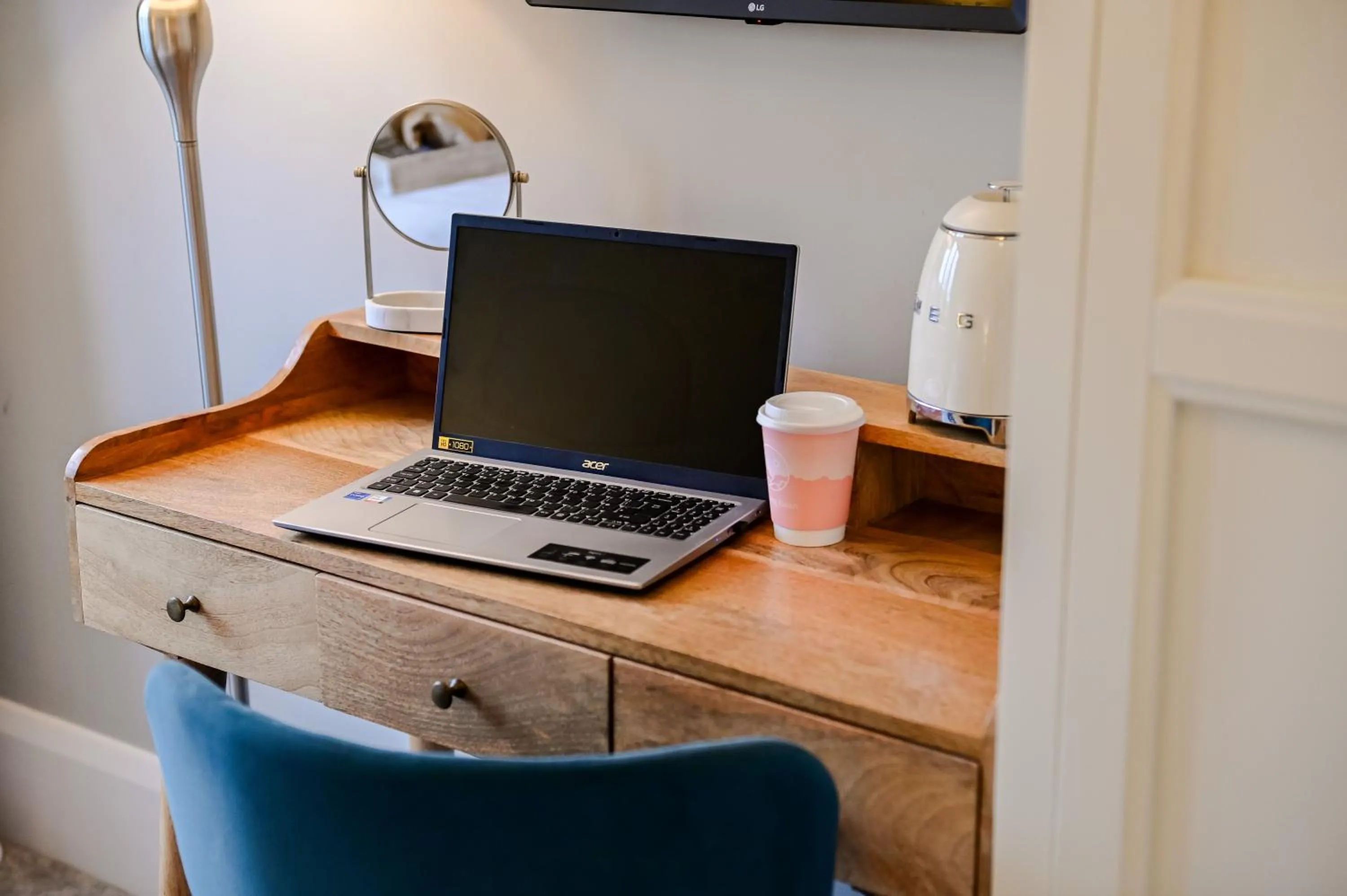 Bedroom in No.192 Oxford