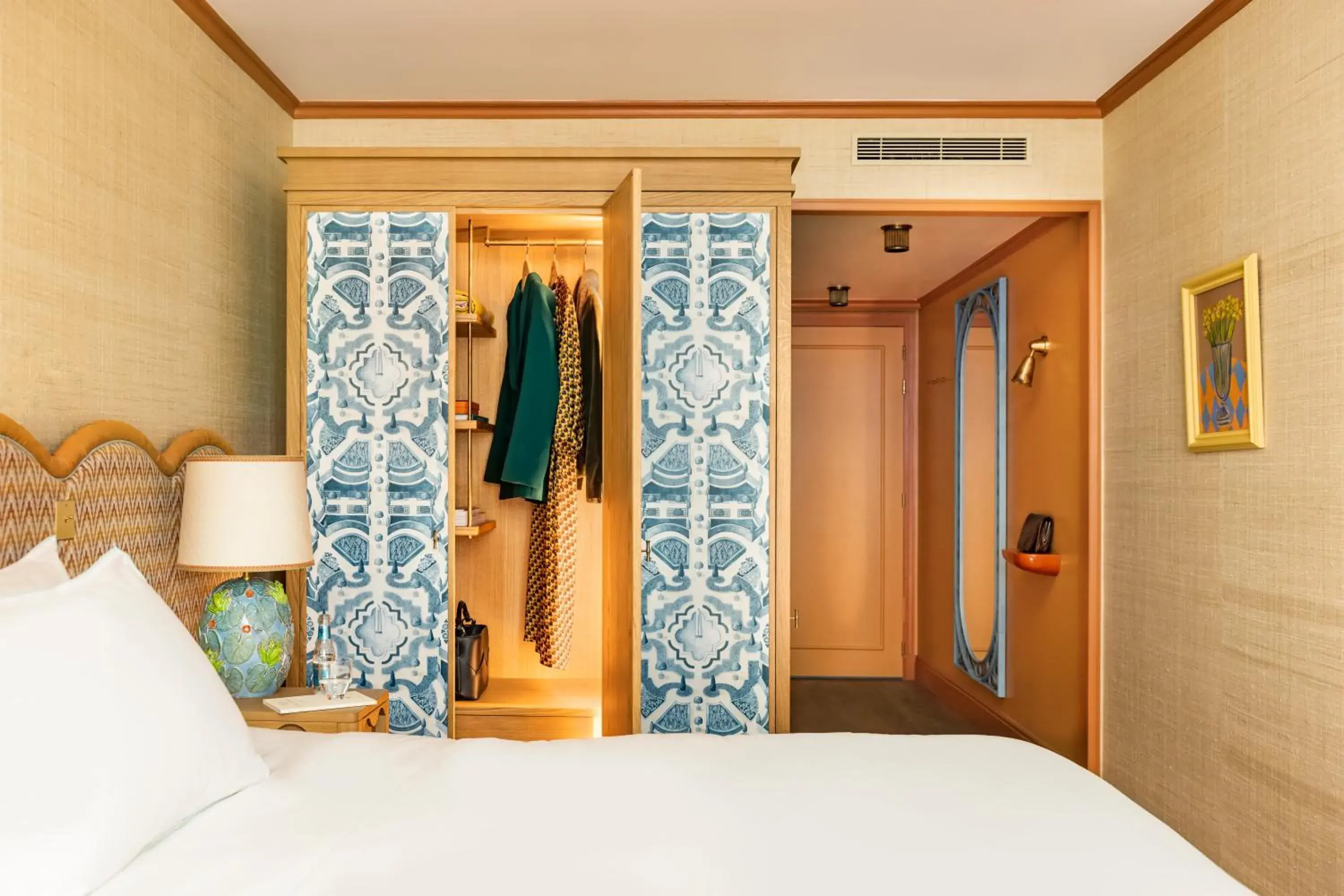 wardrobe, Bed in La Fantaisie wardrobe, Bed in La Fantaisie