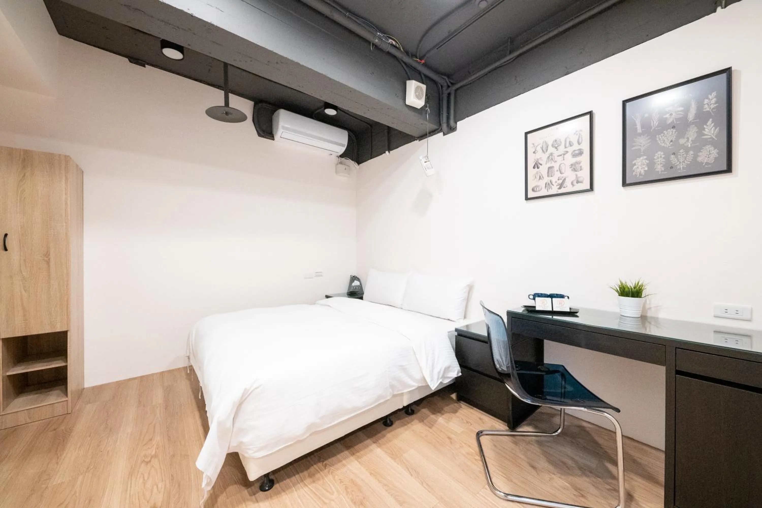 Bed in HotelsHere - Ximen