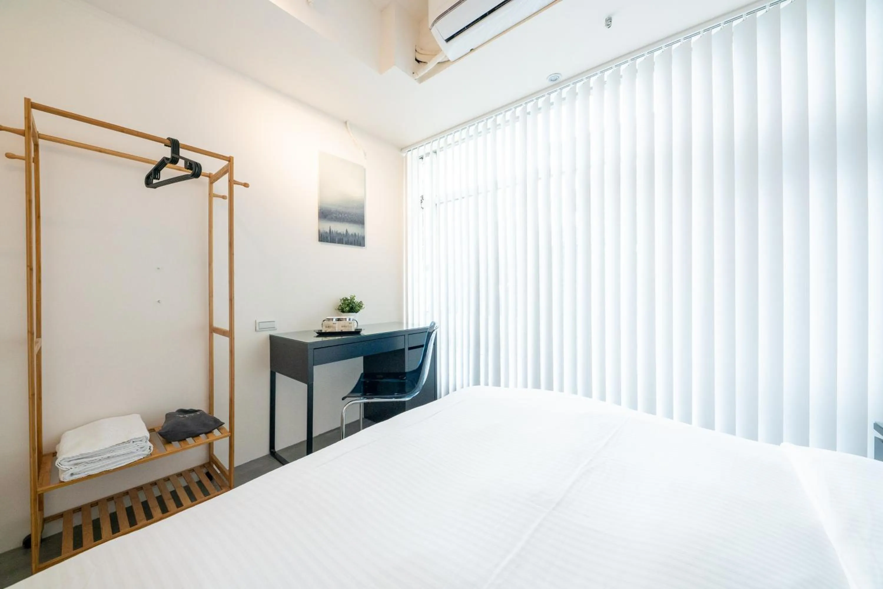 Photo of the whole room, Bed in HotelsHere - Ximen