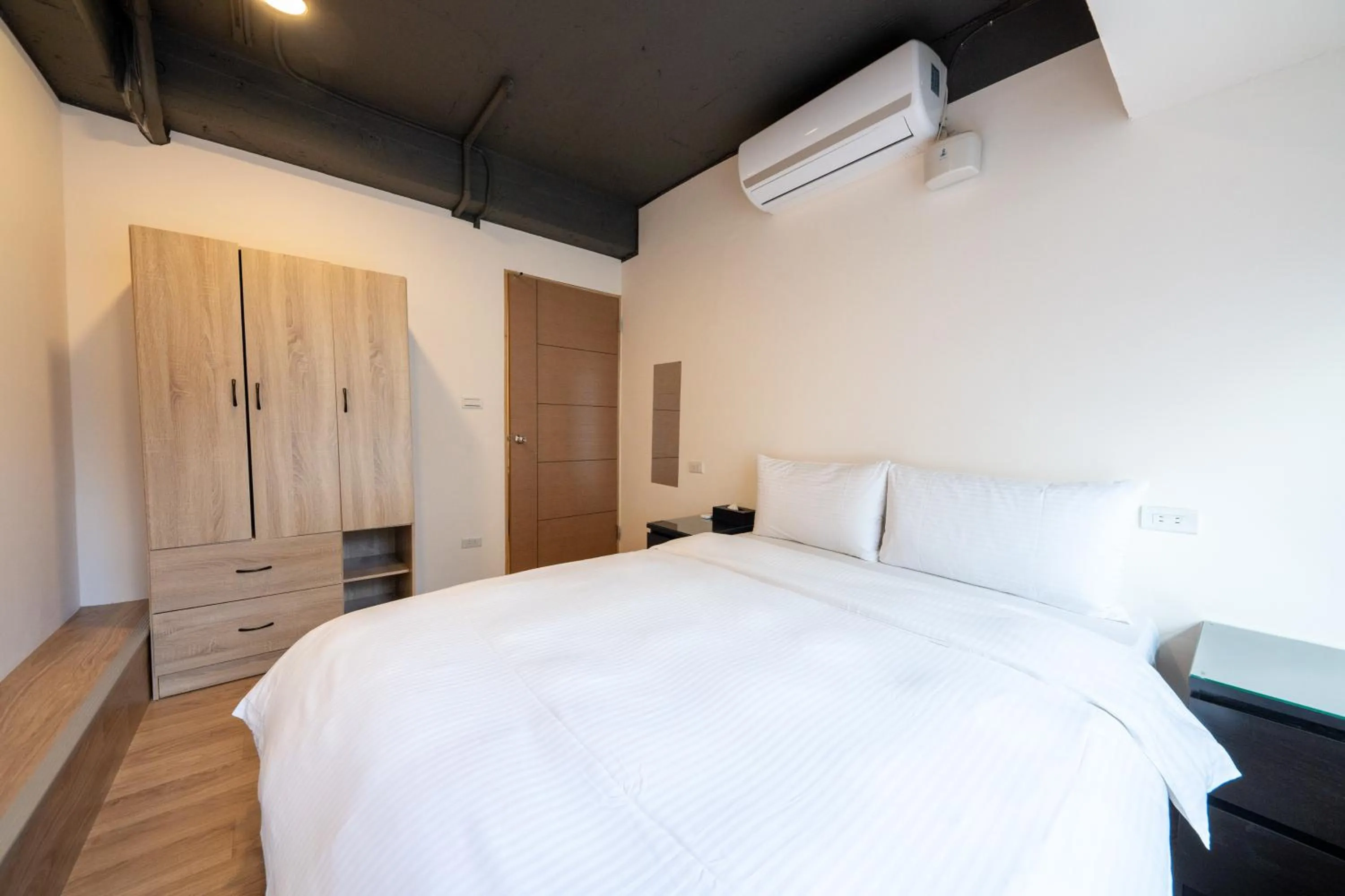 Bed in HotelsHere - Ximen