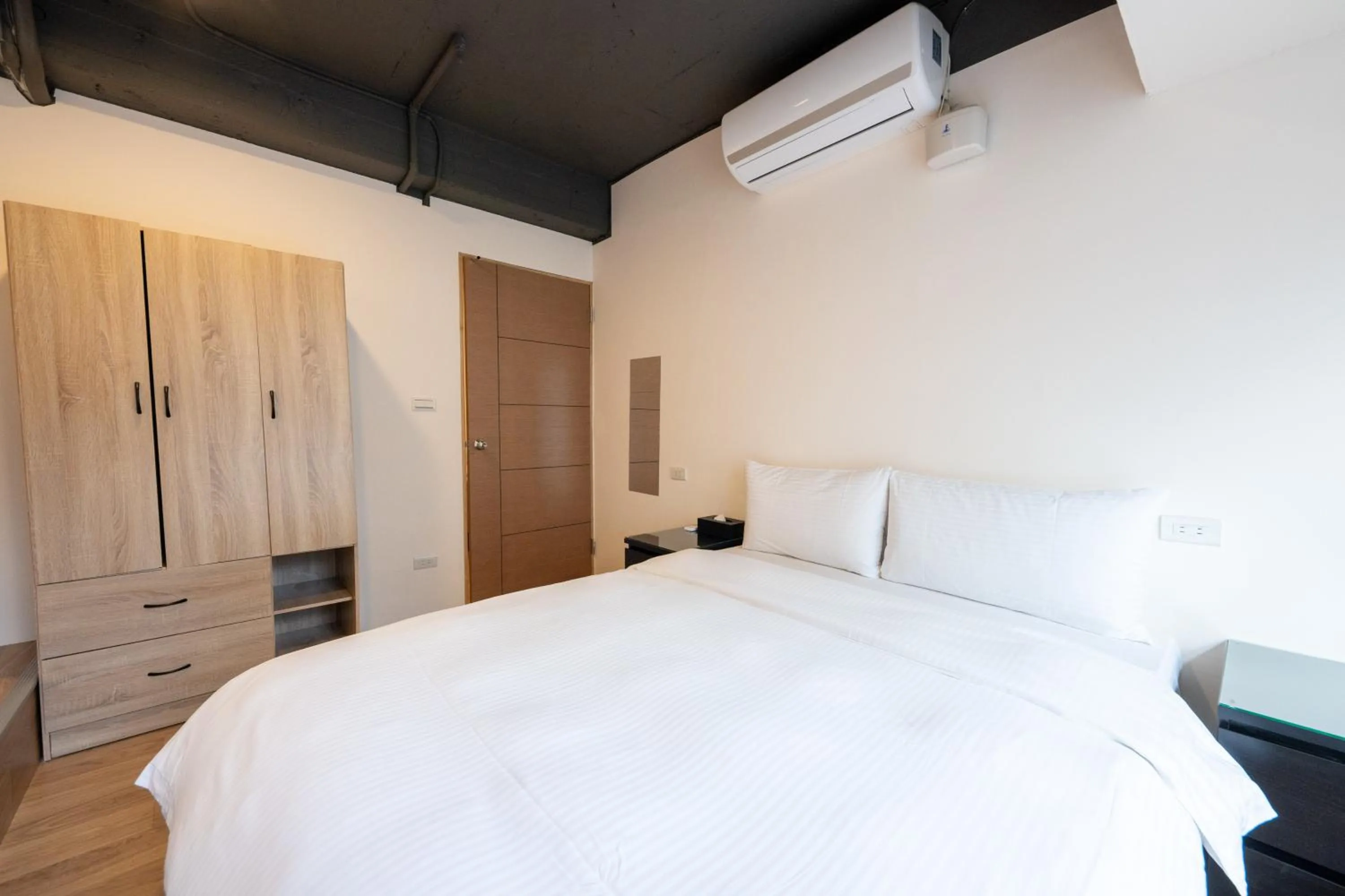 Bed in HotelsHere - Ximen