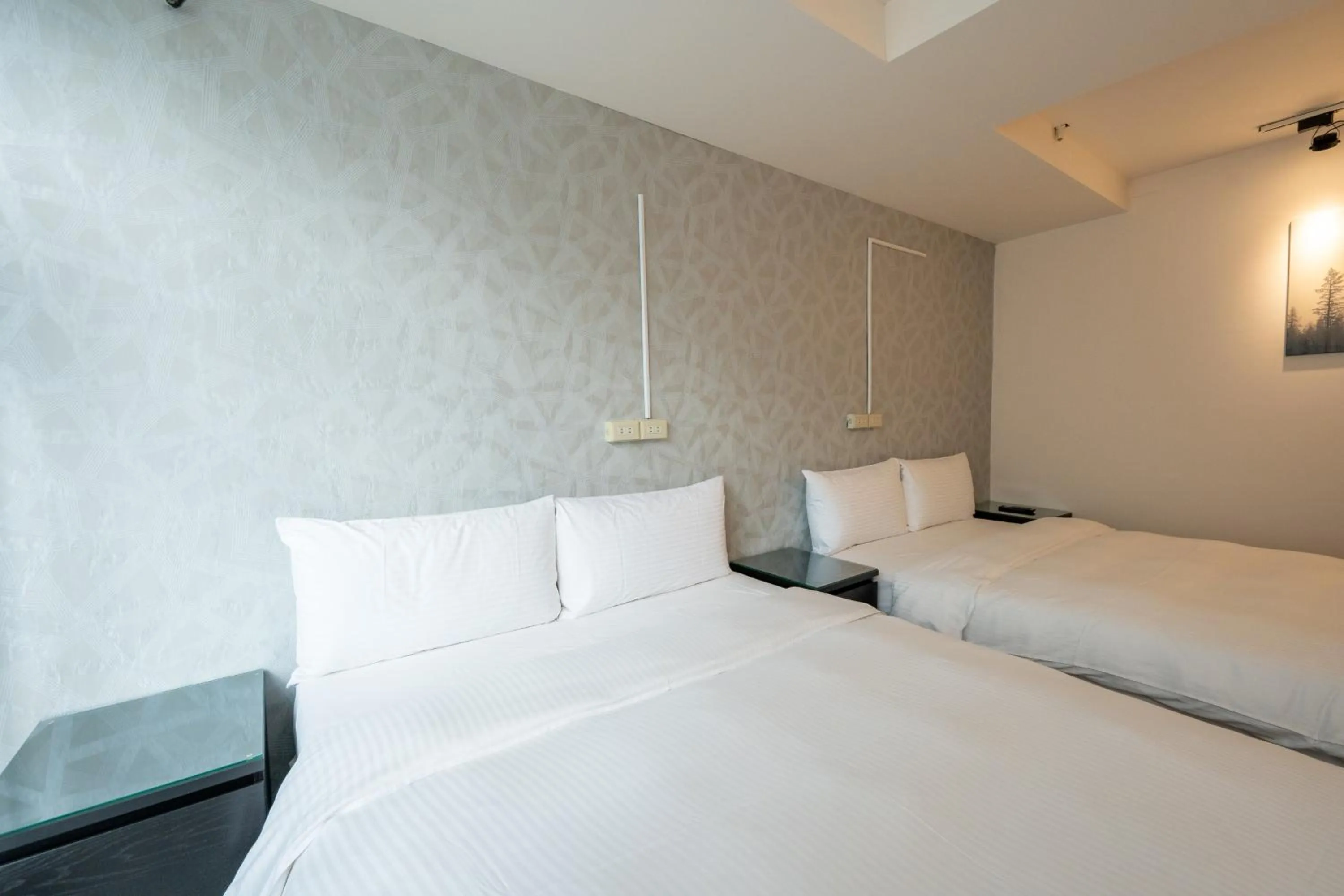 Photo of the whole room, Bed in HotelsHere - Ximen