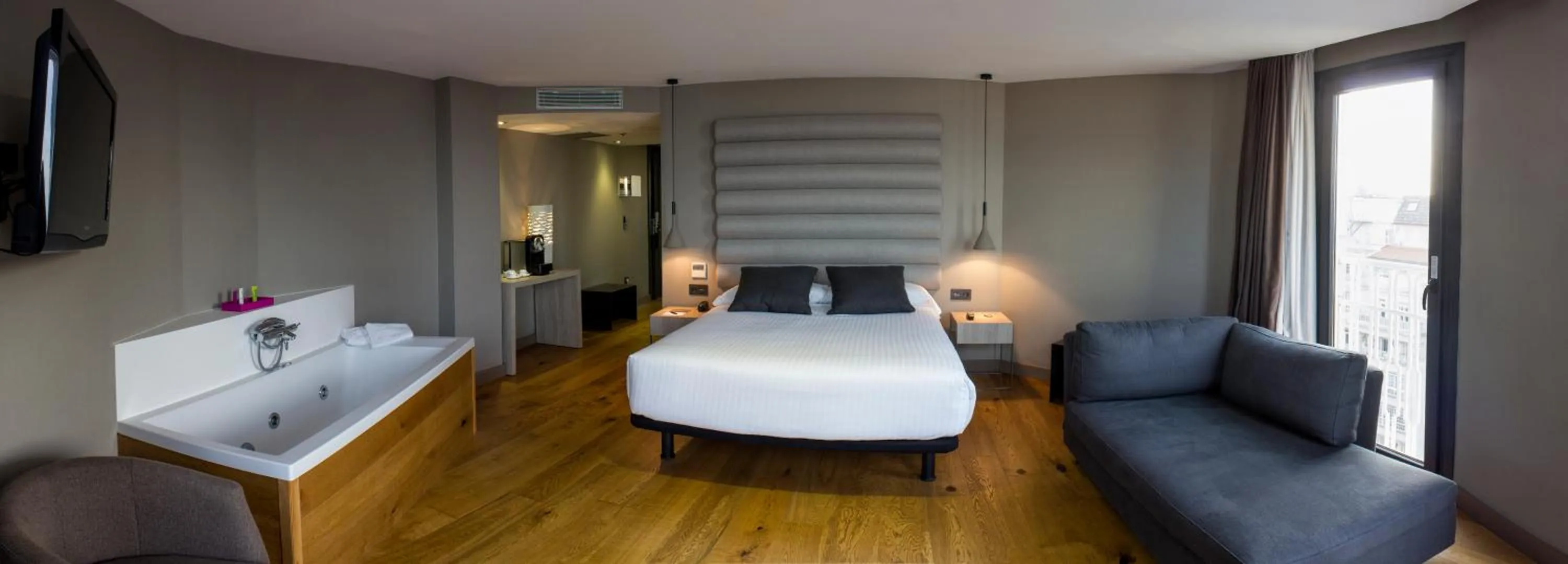 Photo of the whole room, Bed in Zenit Vigo