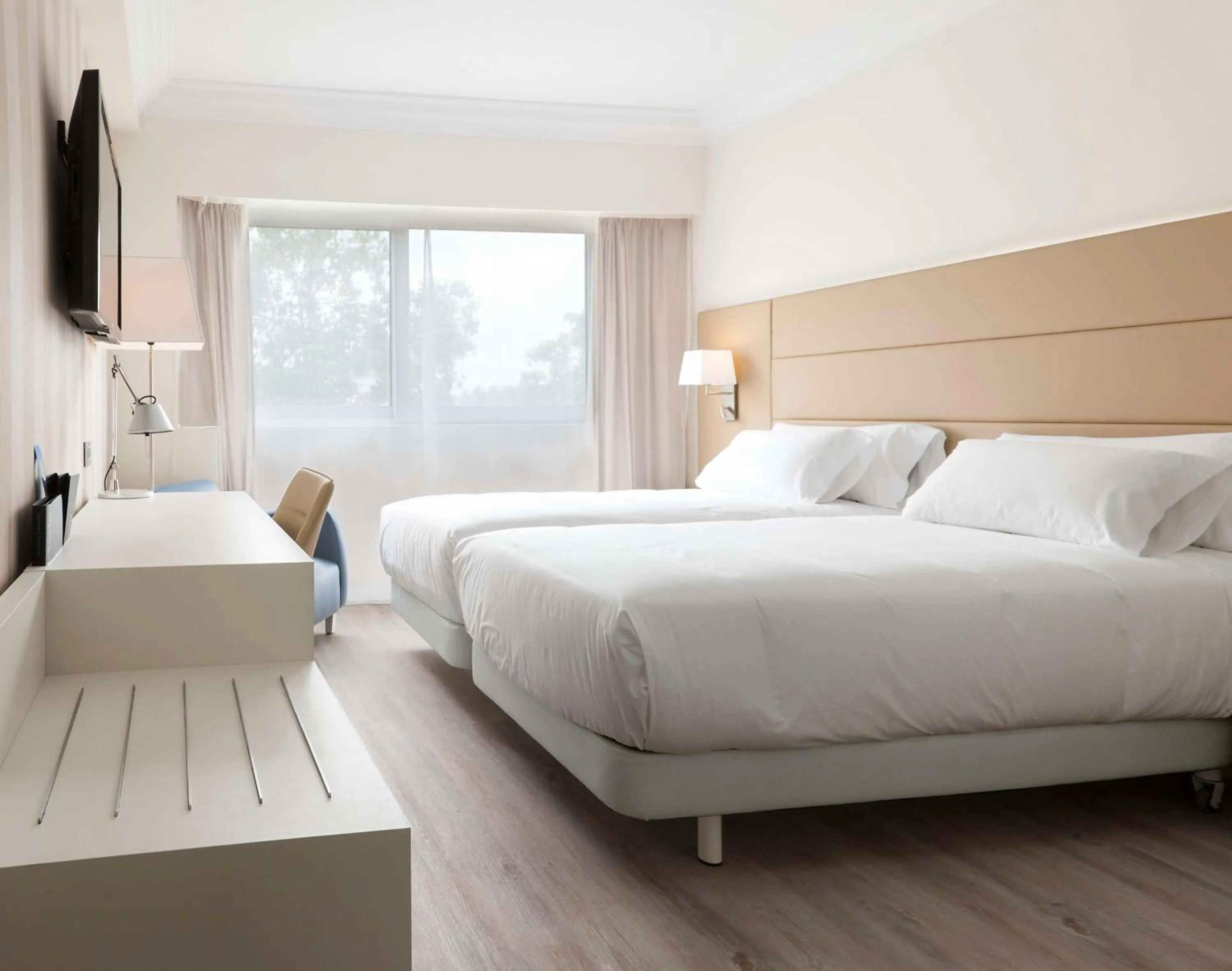 Bedroom, Bed in NH Pamplona Iruña Park