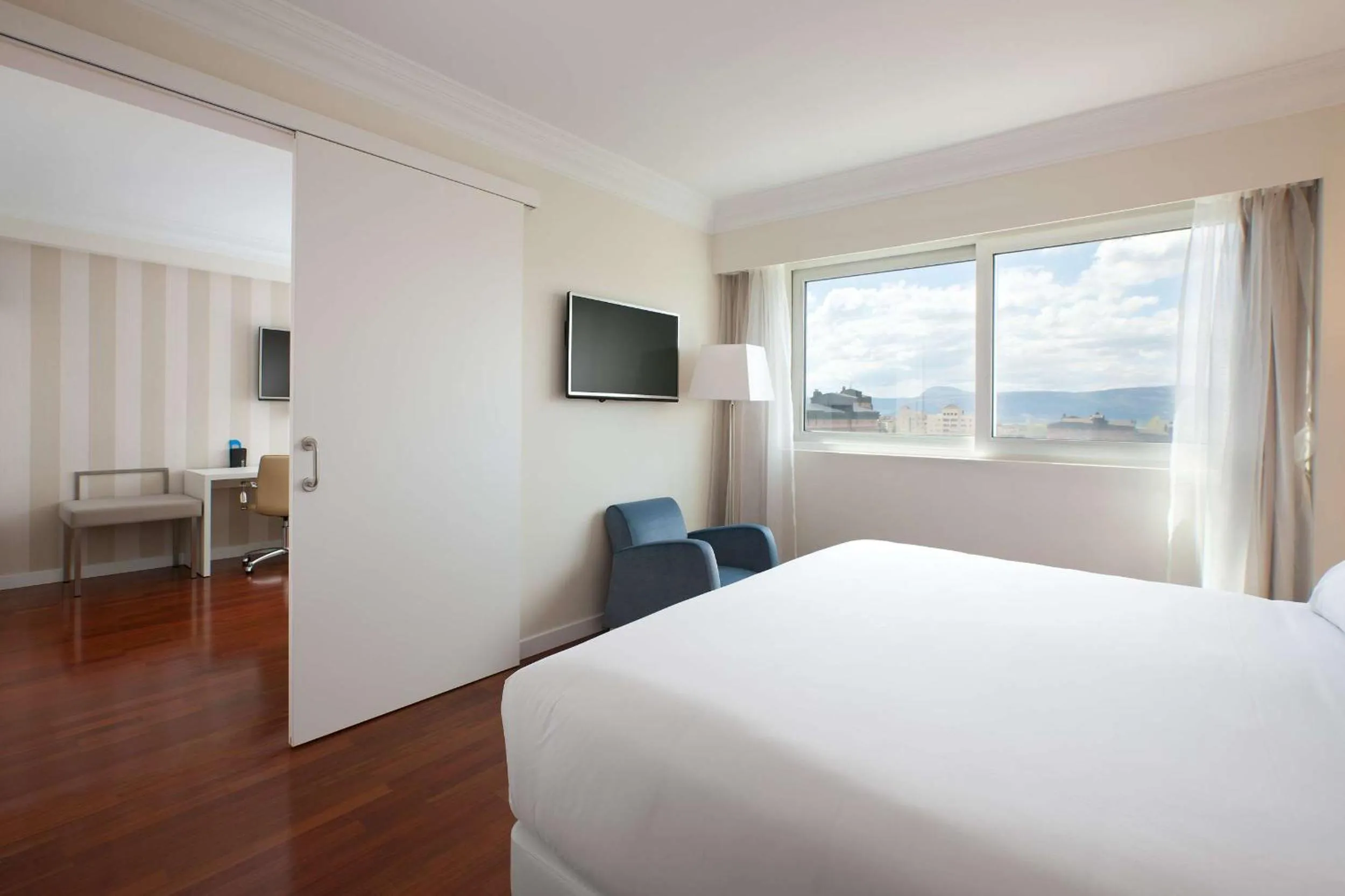 Bedroom, Bed in NH Pamplona Iruña Park