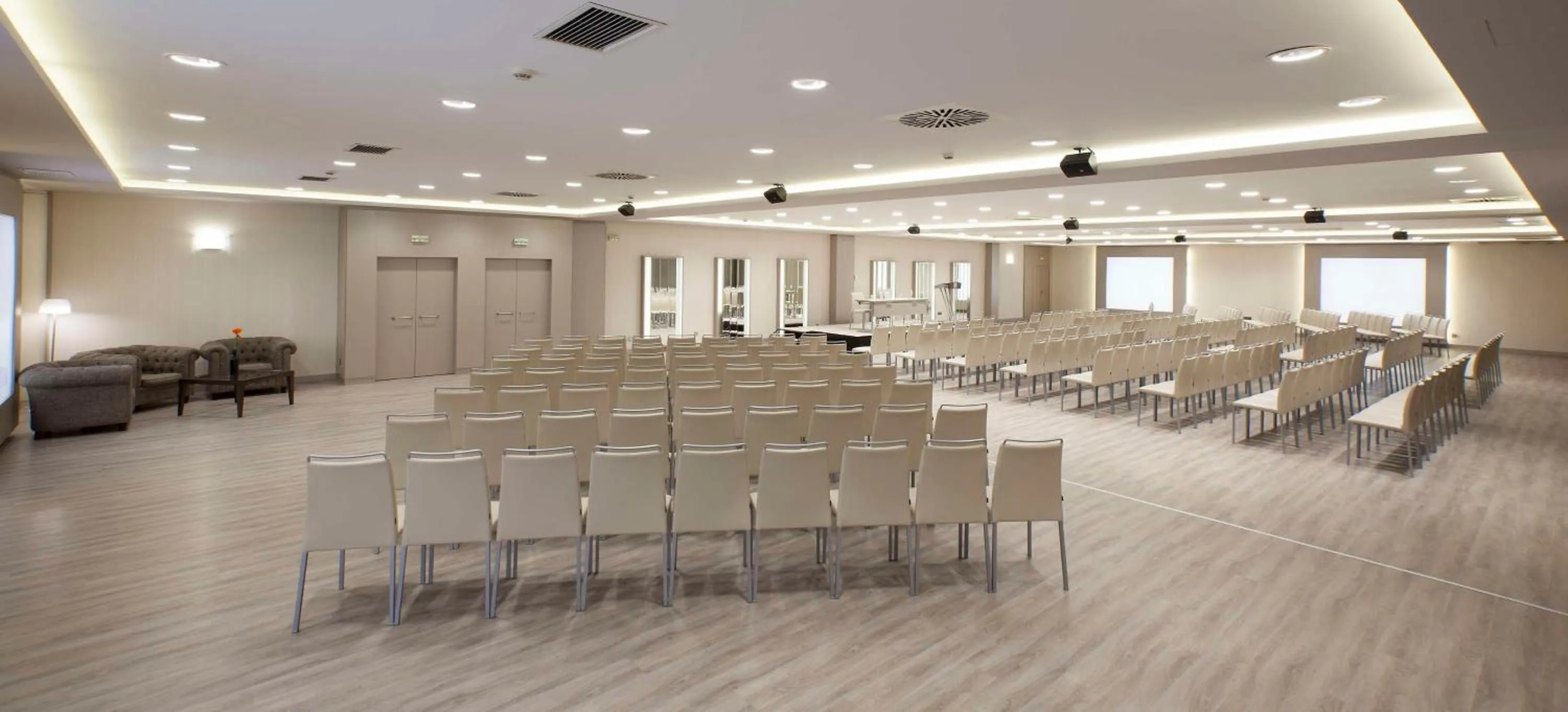 Meeting/conference room in NH Pamplona Iruña Park