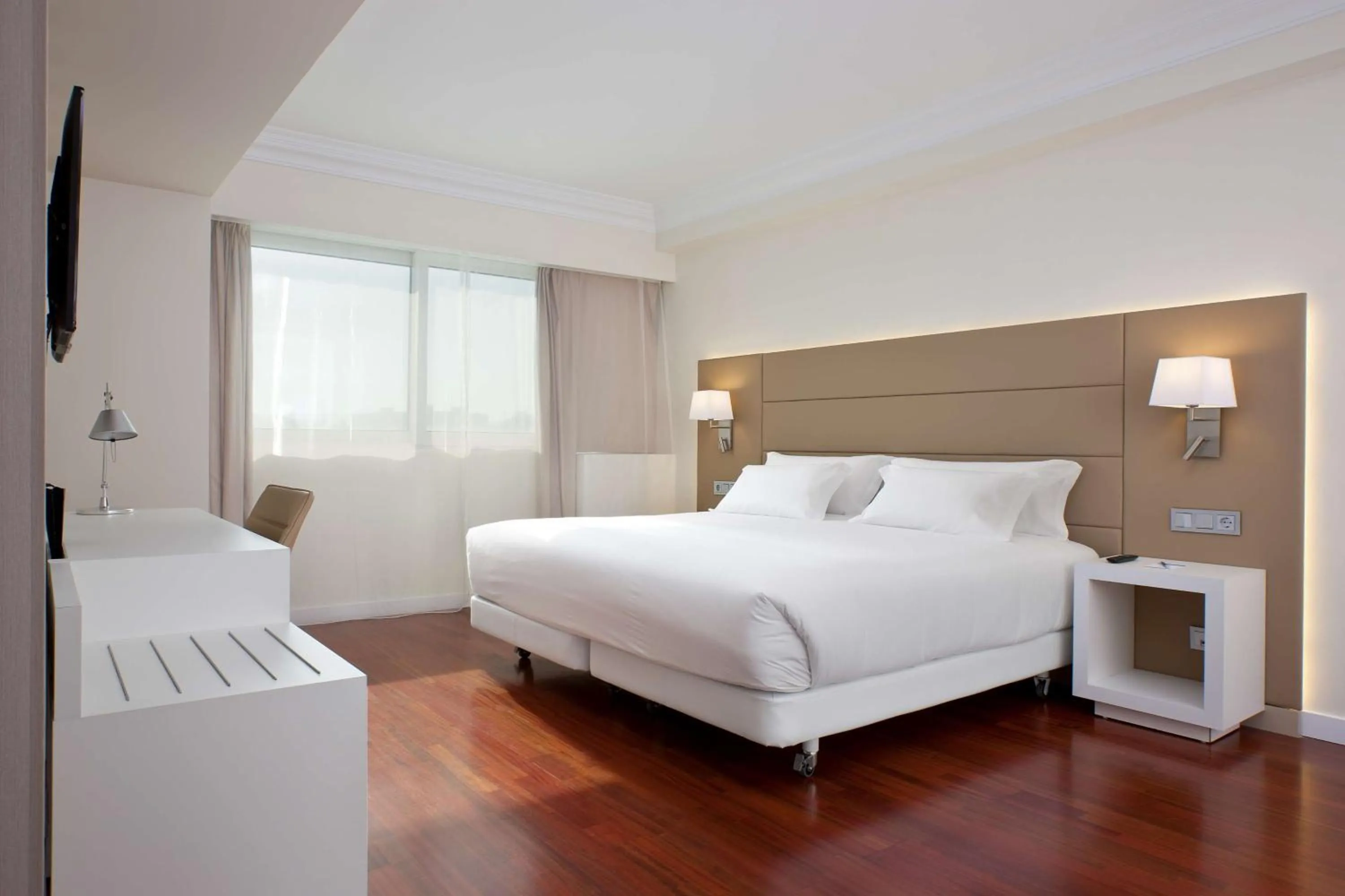 Bedroom, Bed in NH Pamplona Iruña Park