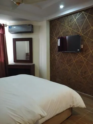 Hotel H6