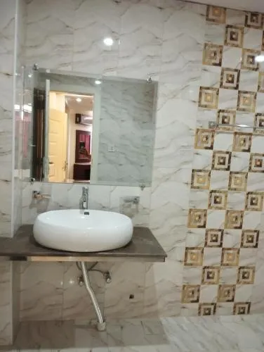 Hotel H6