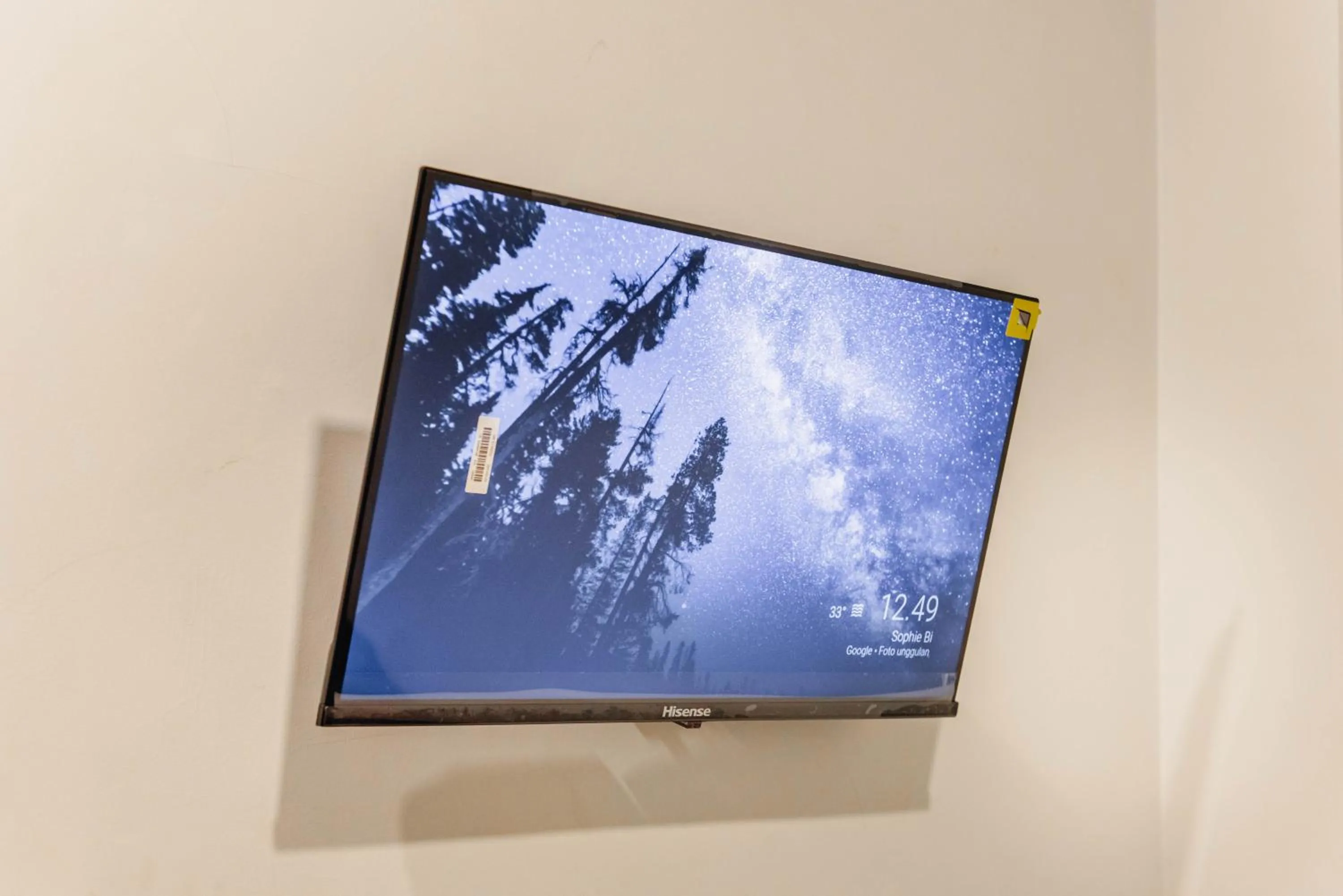 TV and multimedia in Monggo Mampir Tanjung Duren By Reccoma