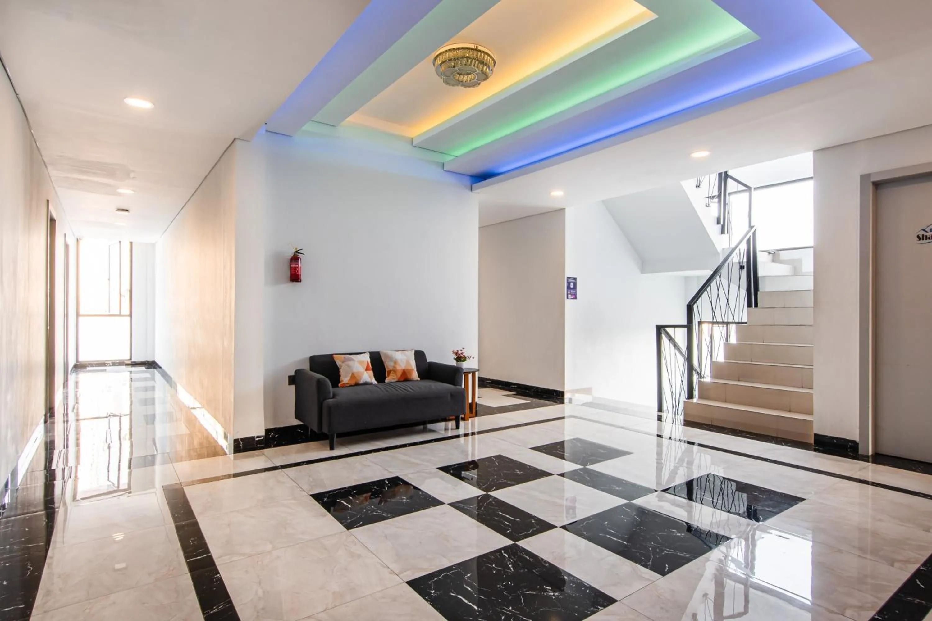 Living room in Monggo Mampir Tanjung Duren By Reccoma