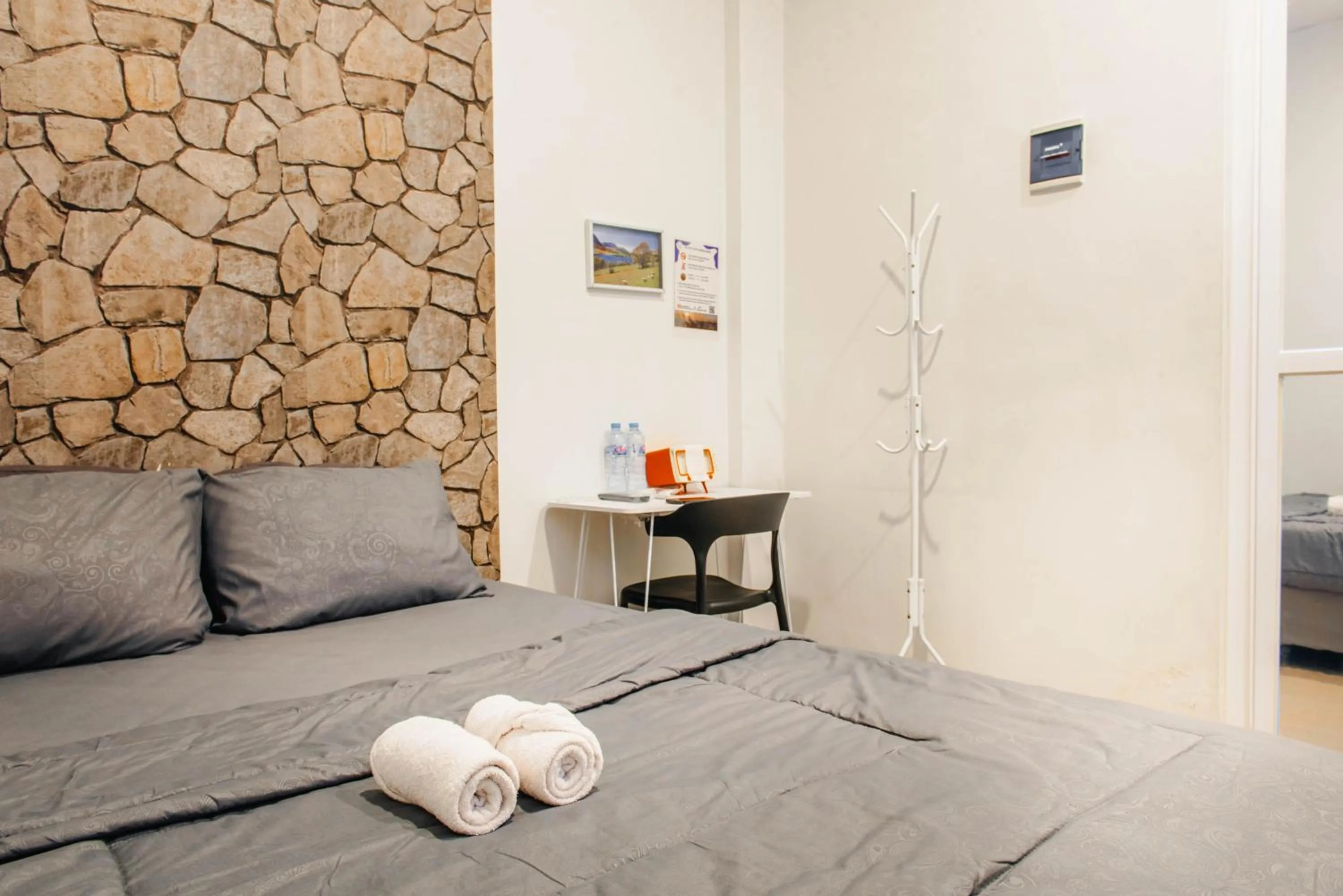 Bed in Monggo Mampir Tanjung Duren By Reccoma