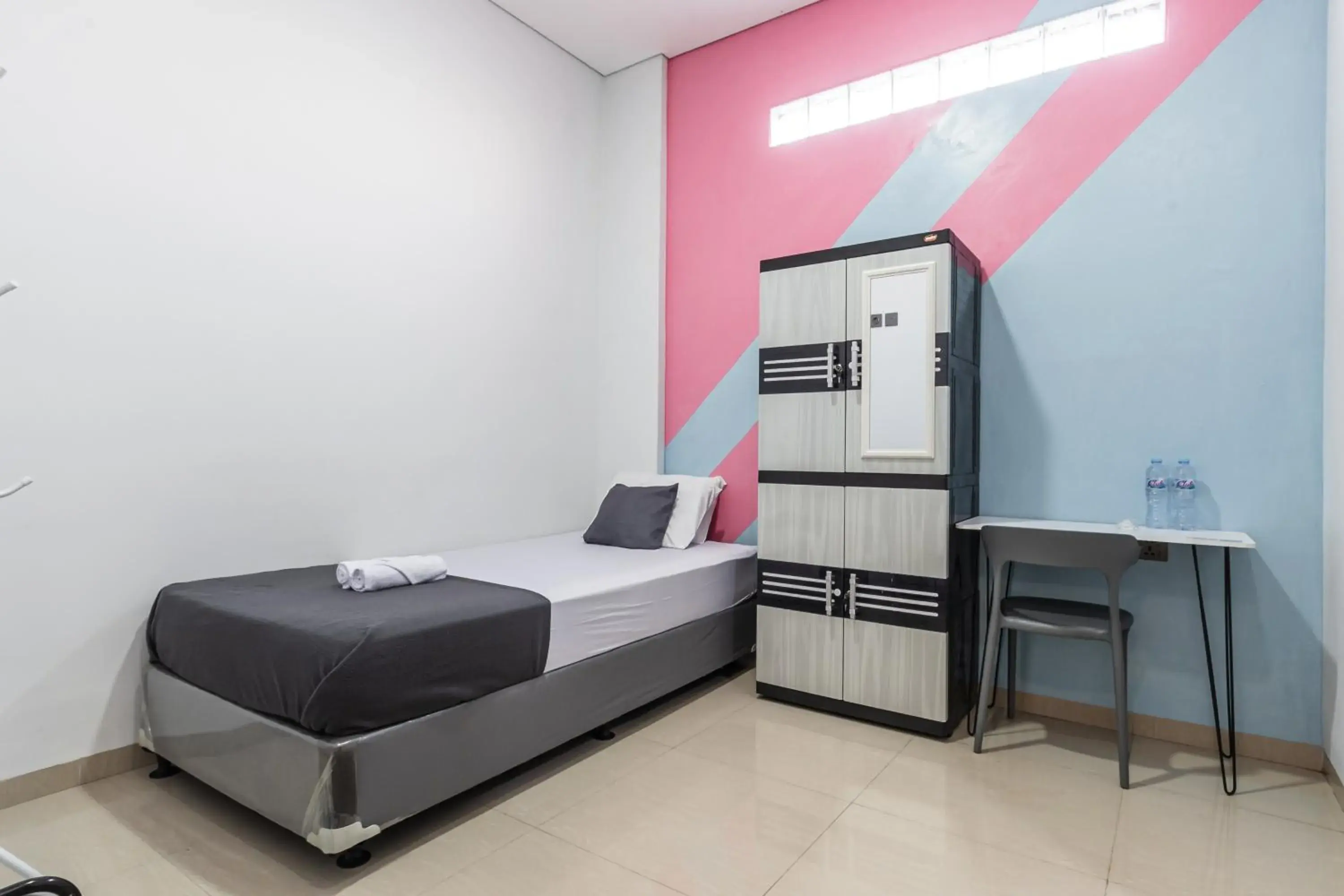 Bed in Monggo Mampir Tanjung Duren By Reccoma Bed in Monggo Mampir Tanjung Duren By Reccoma