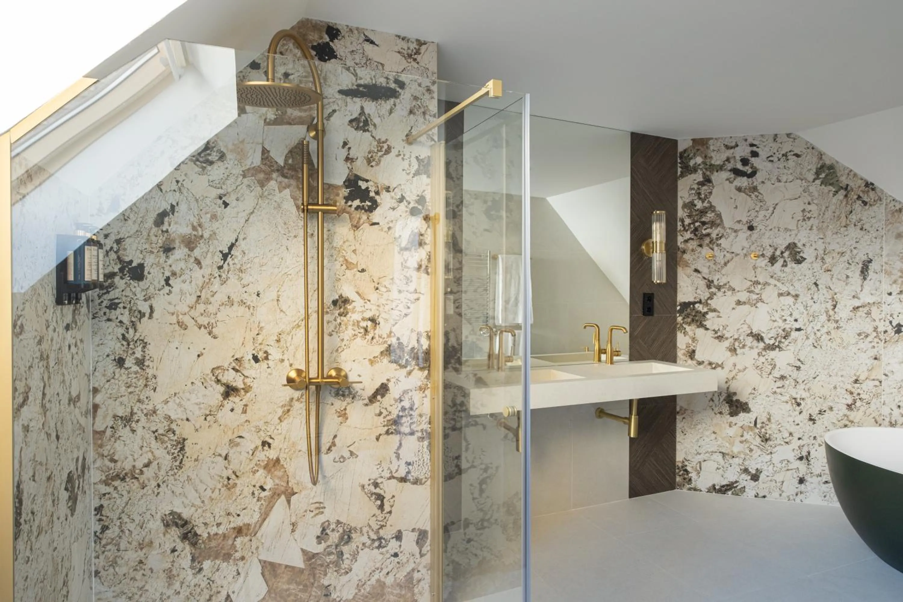 Shower in Eurostars Royal Tanau