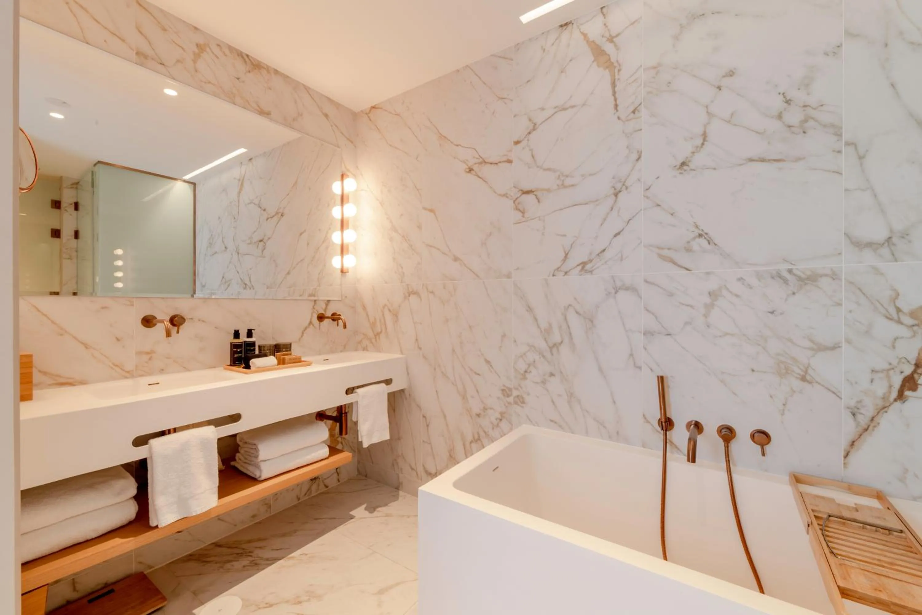 Shower in UMusic Hotel Madrid