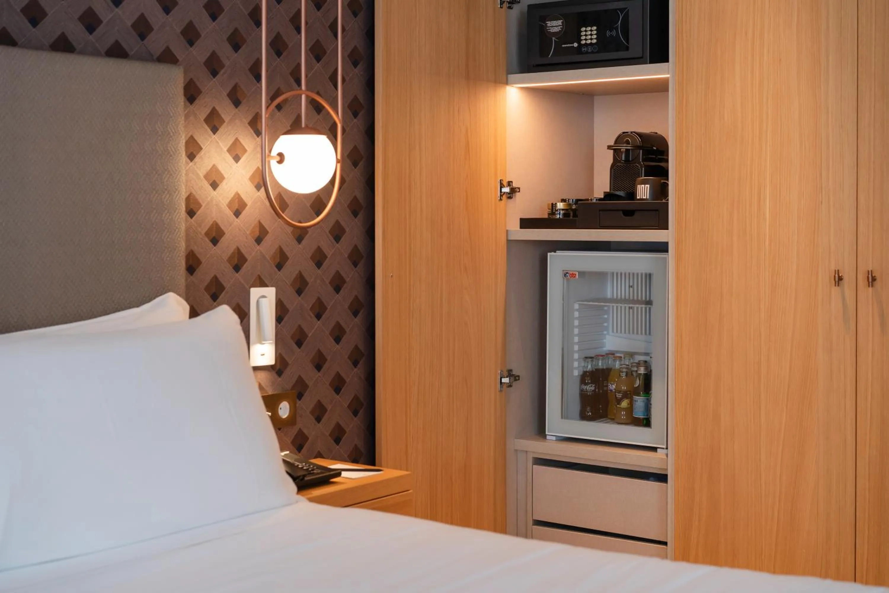 Coffee/tea facilities, Bed in UMusic Hotel Madrid