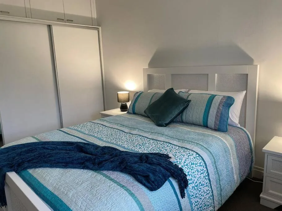Walnut House - Hargreaves St close to Lake Weeroona