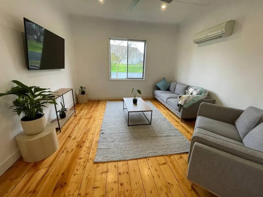 Walnut House - Hargreaves St close to Lake Weeroona