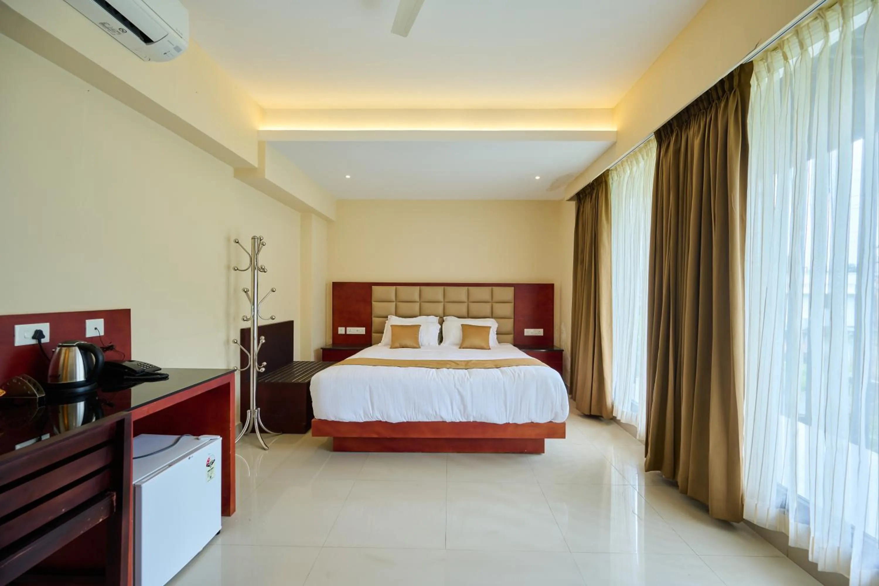 Bed in Thekkady Gavi Suites