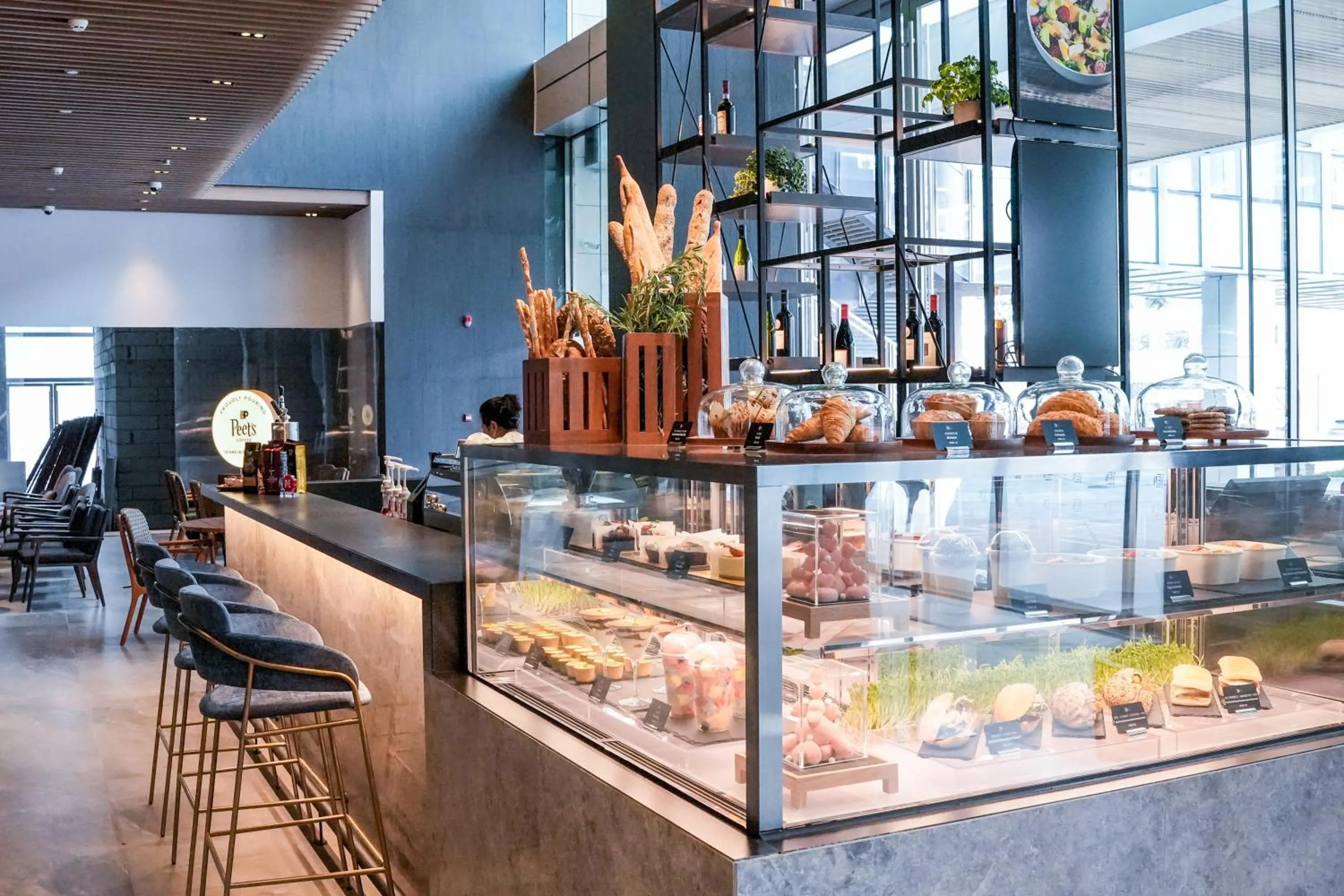 Restaurant/places to eat in Jen Shenzhen Qianhai By Shangri-La