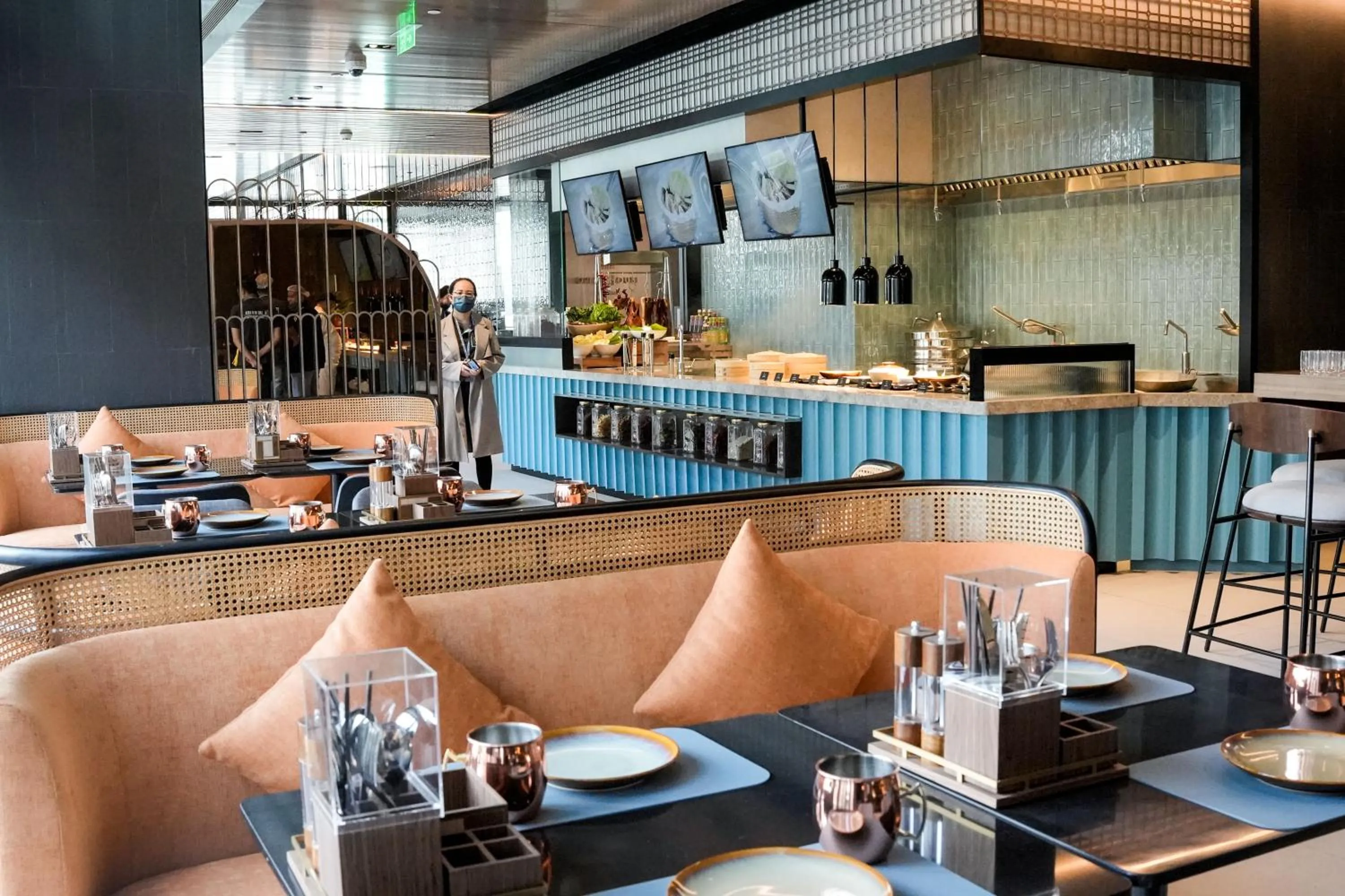 Restaurant/places to eat in Jen Shenzhen Qianhai By Shangri-La