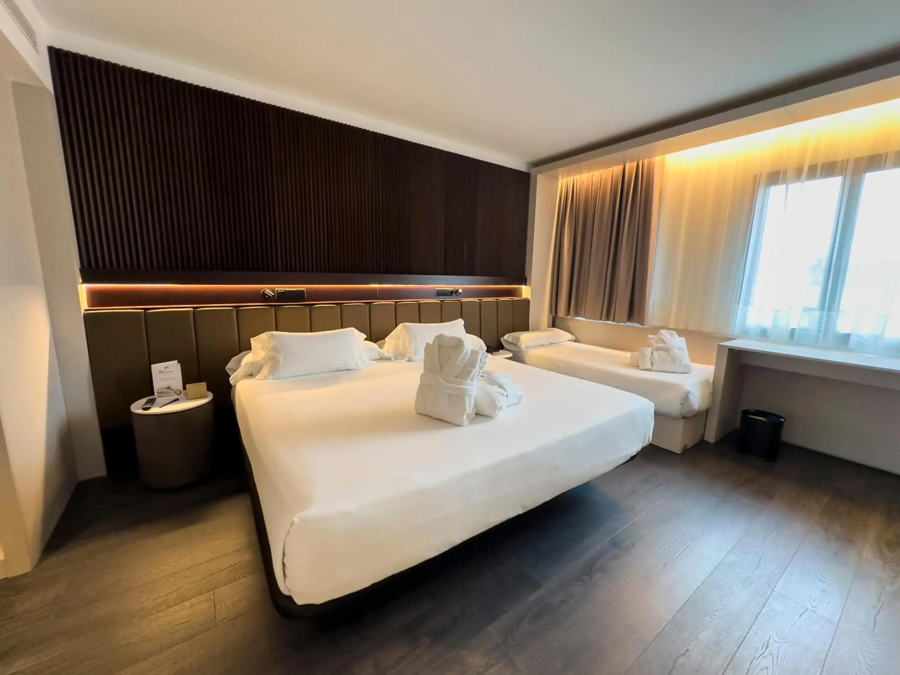 Photo of the whole room, Bed in Hotel Bécquer Photo of the whole room, Bed in Hotel Bécquer