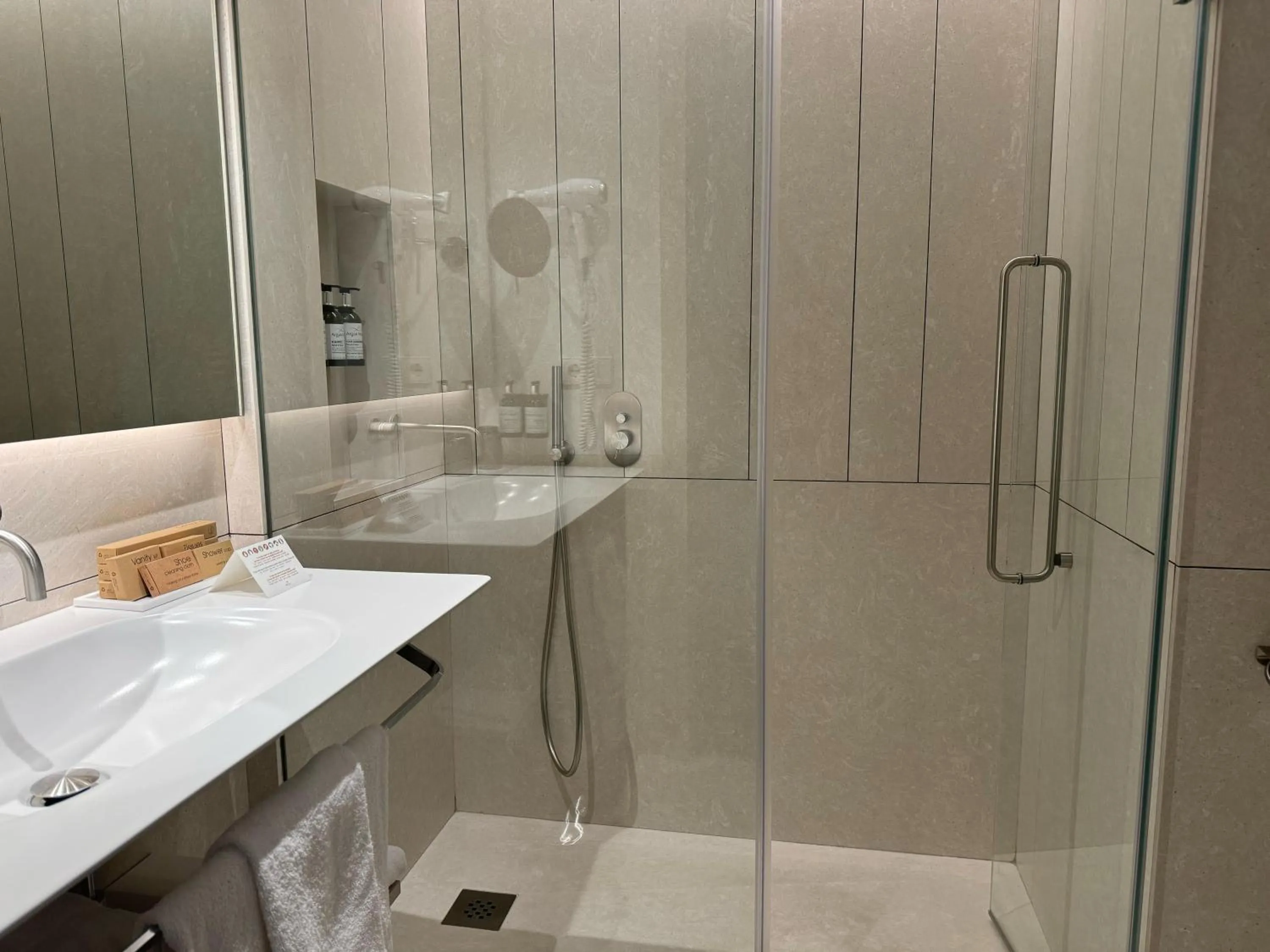 Bathroom in Hotel Bécquer