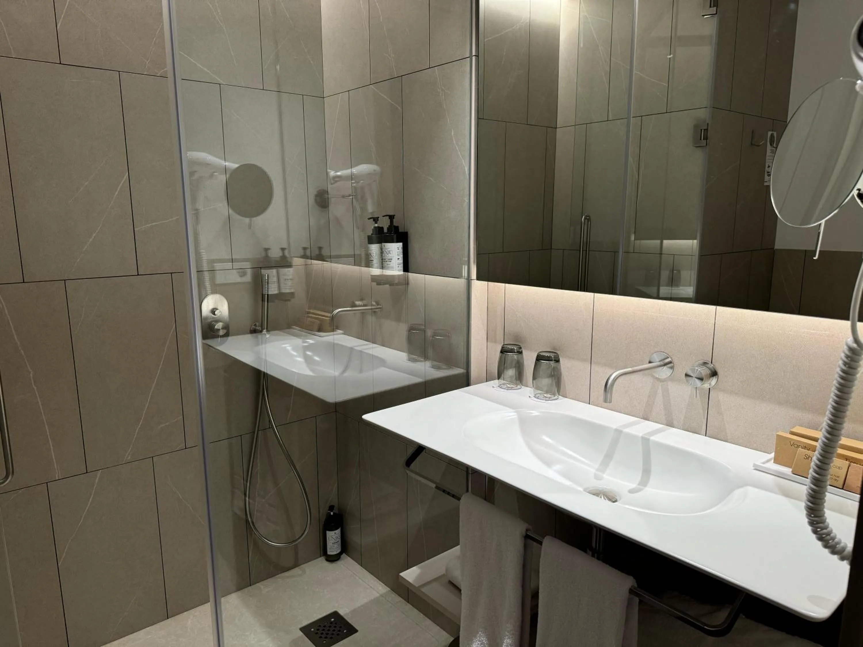 Bathroom in Hotel Bécquer