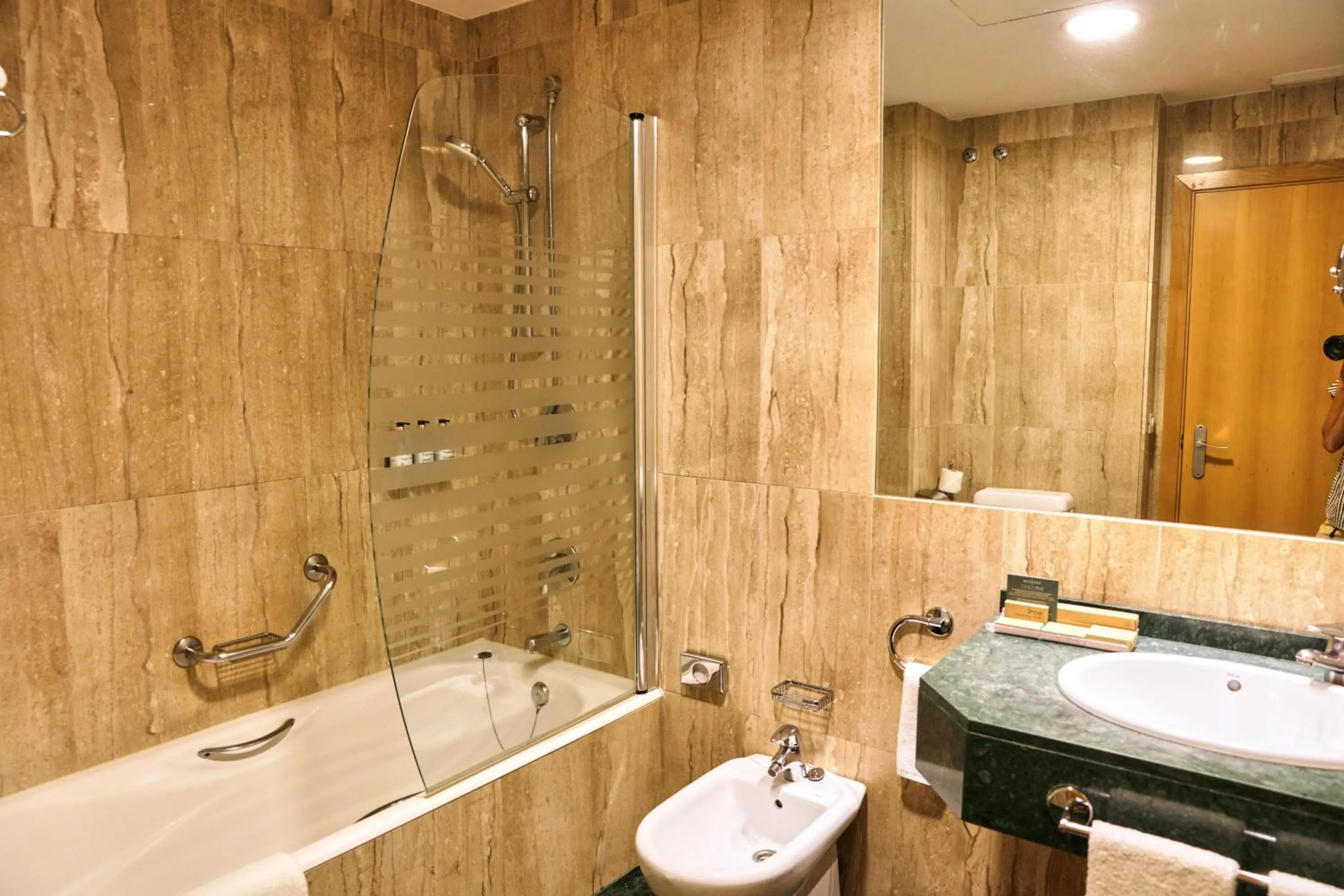 Bathroom in Hotel Bécquer