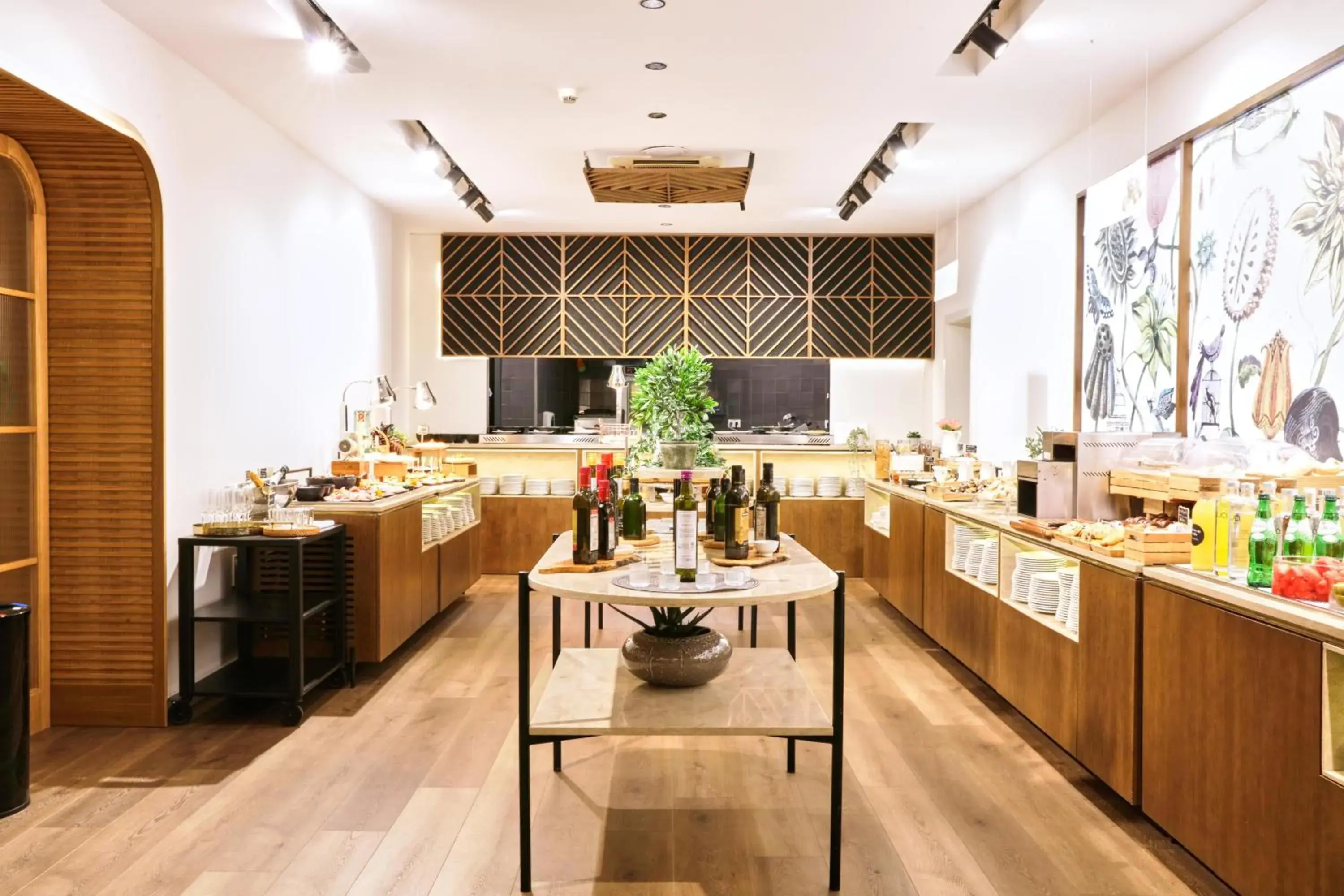 Restaurant/places to eat in Hotel Bécquer Restaurant/places to eat in Hotel Bécquer