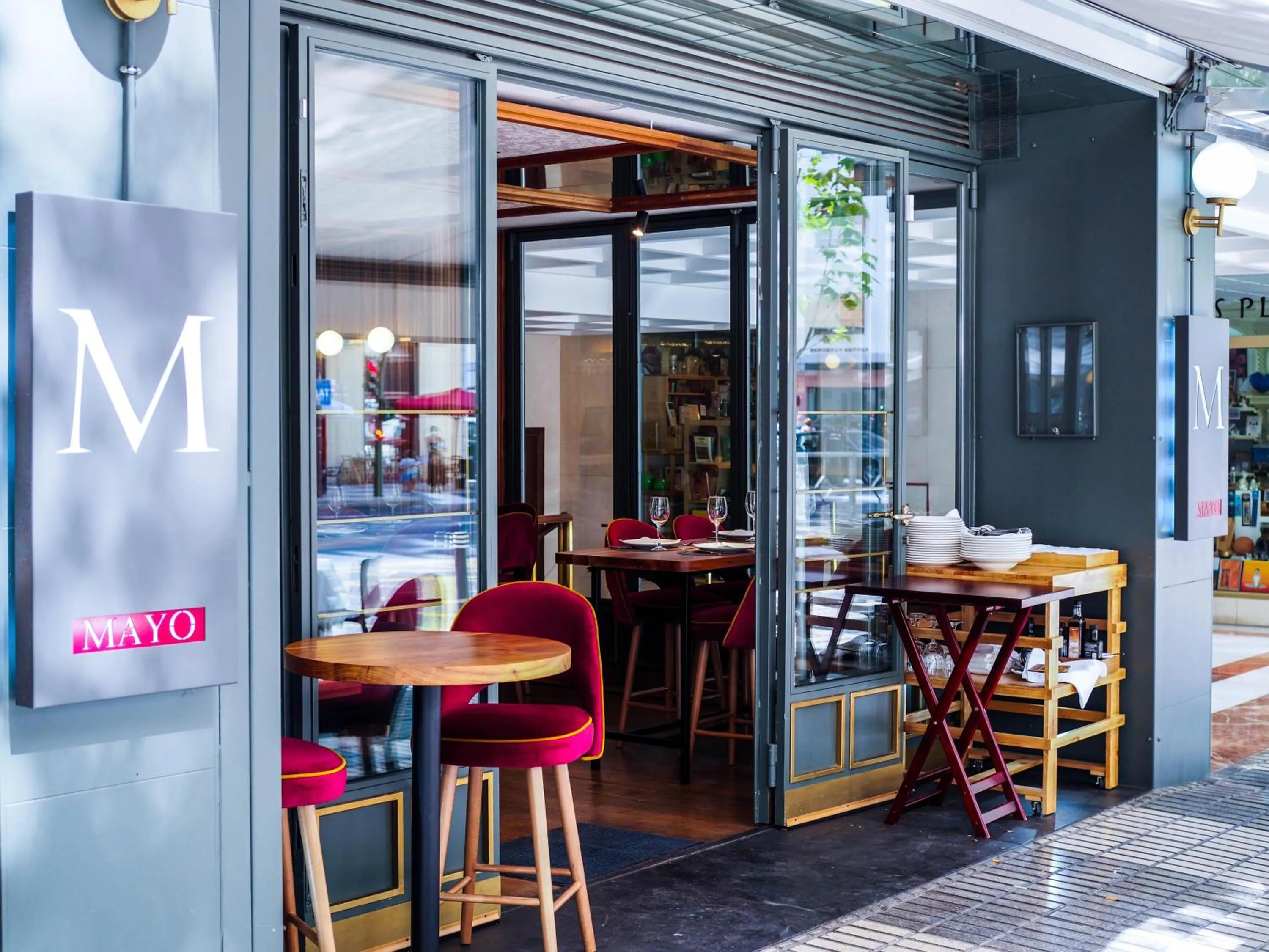 Restaurant/places to eat in Hotel Bécquer