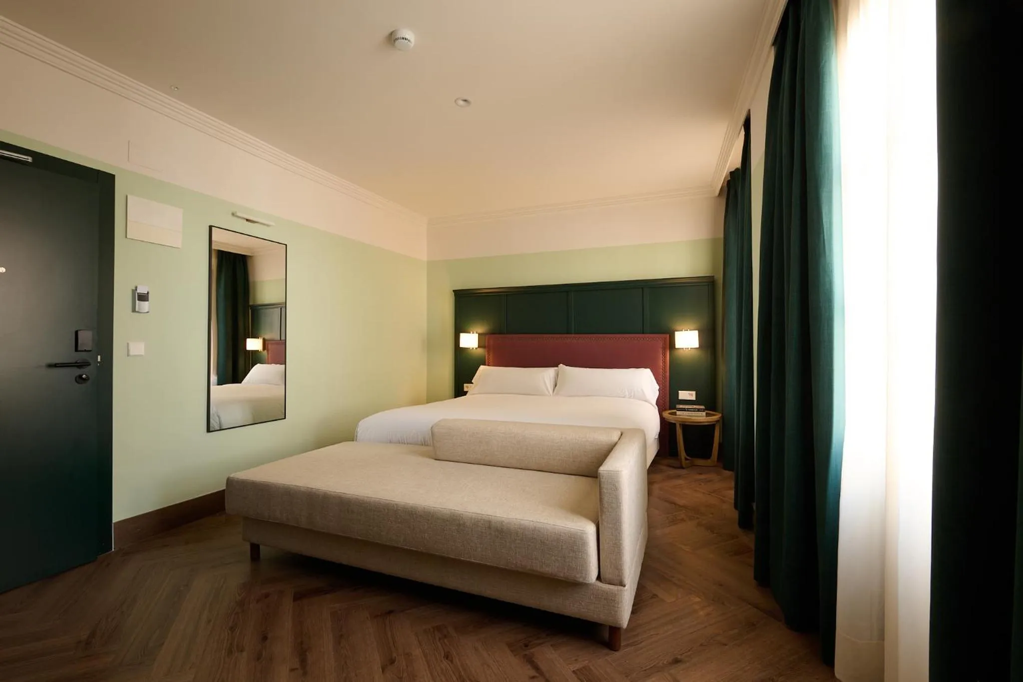 Bed in Honest Granada Hotel