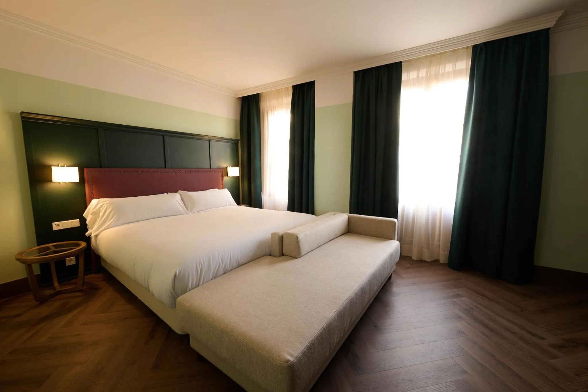 Bed in Honest Granada Hotel